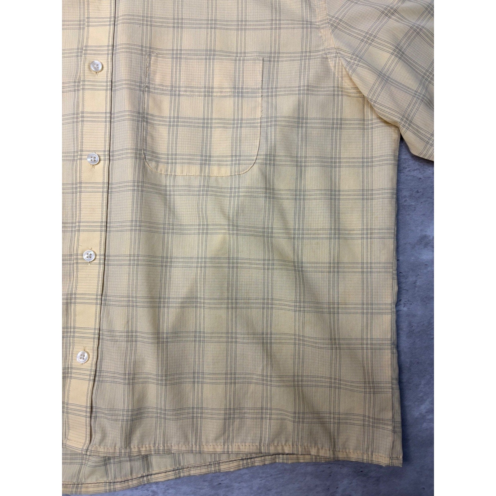 Vintage Van Heusen Plaid Single Pocket Cropped Button Up Shirt Size Large
