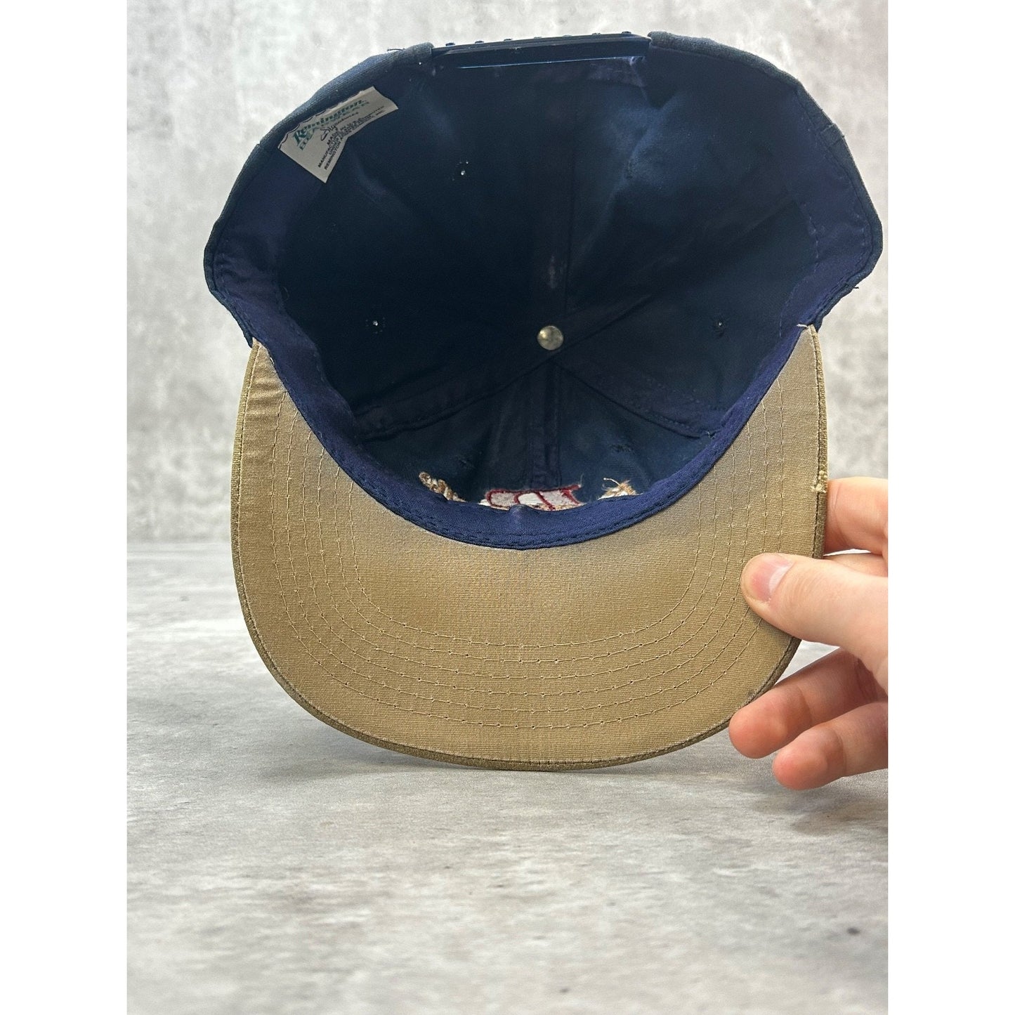 Vintage 90s Remington Embroidered Spellout Snapback Hat OSFA