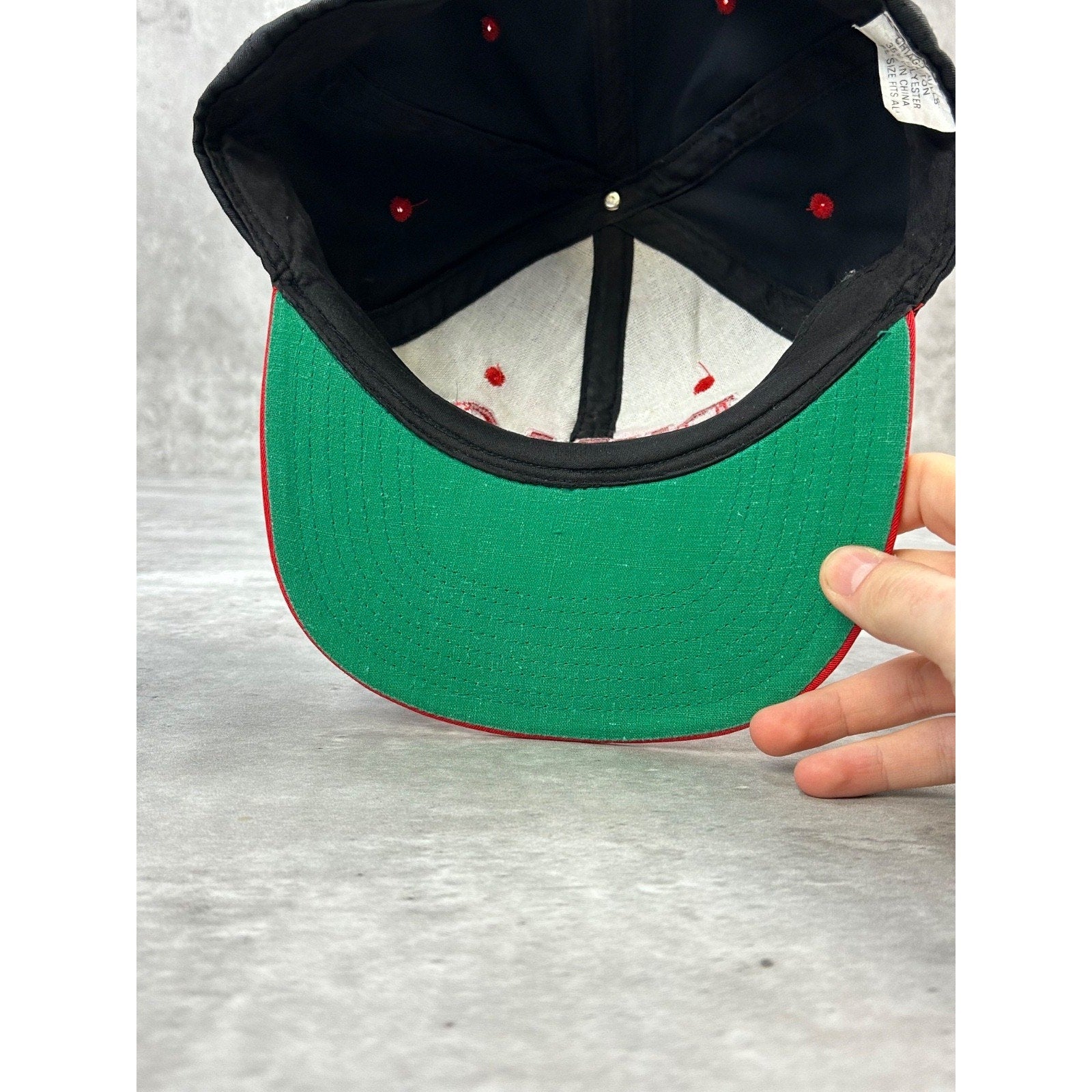 Vintage 90s Chicago Bulls NBA Embroidered Spellout Snapback Hat OSFA