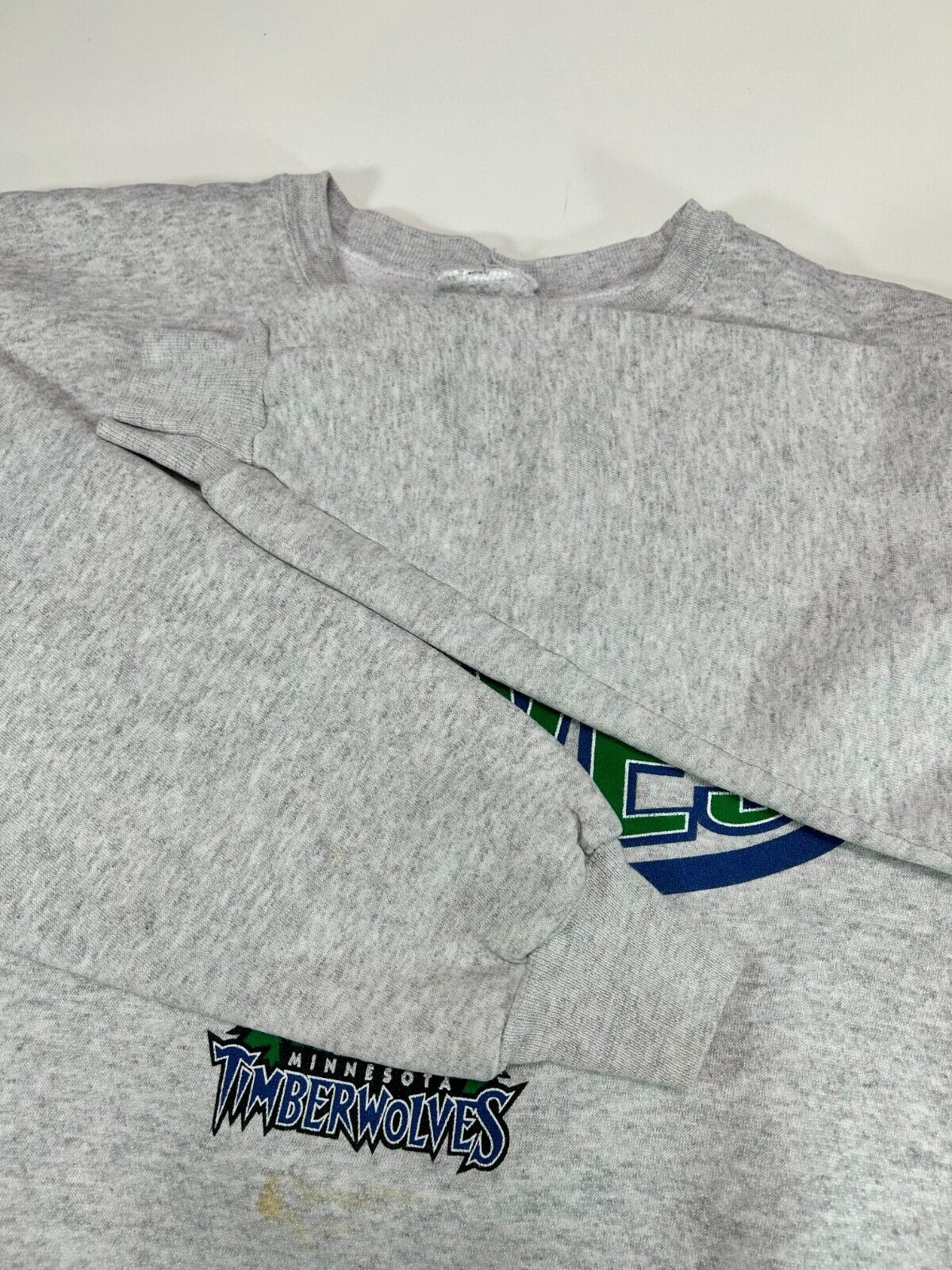 Vintage Minnesota Timberwolves NBA Spellout Graphic Logo Sweatshirt Size Large