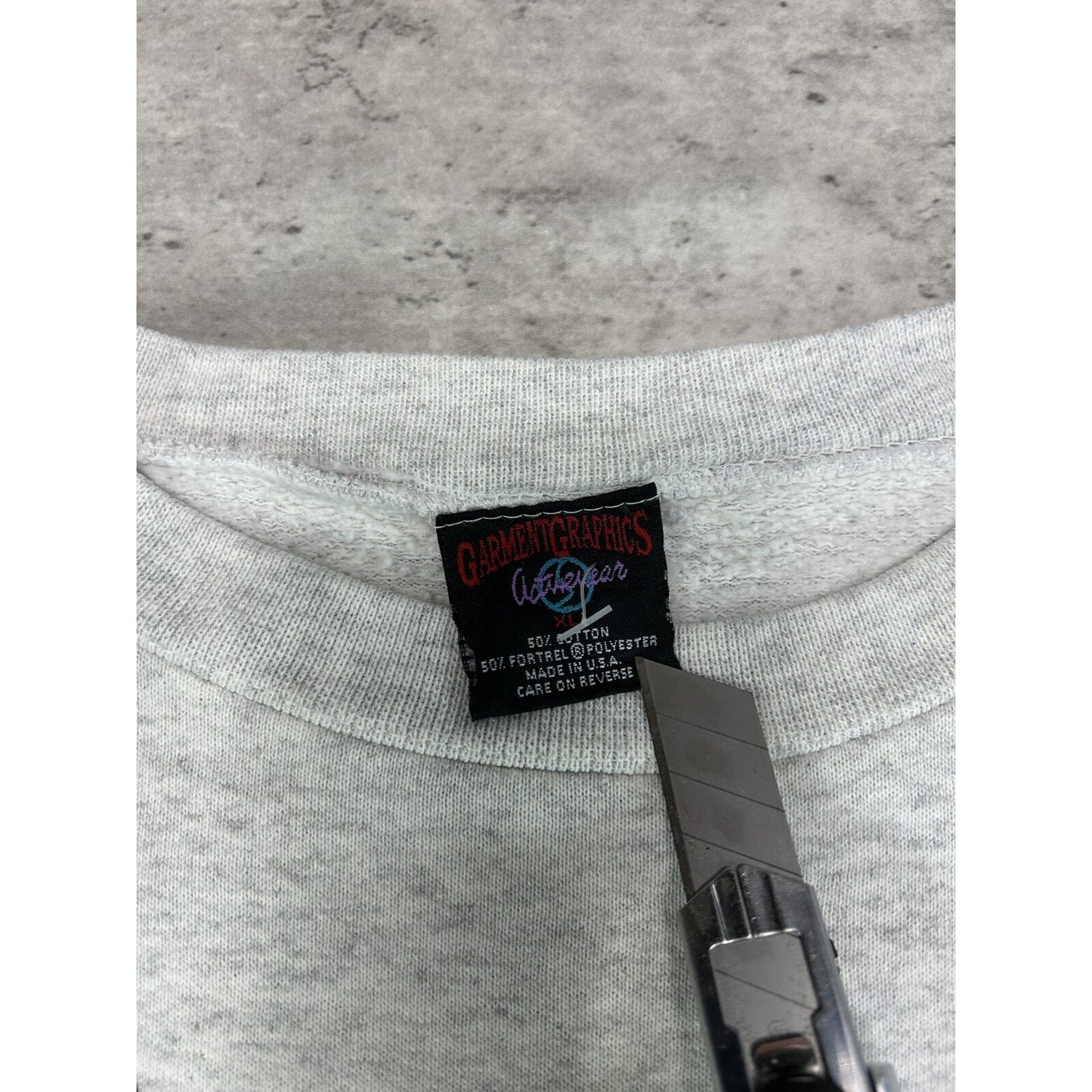 Vintage 1995 Looney Tunes Cartoon Promo Spellout Graphic Sweatshirt Size XL