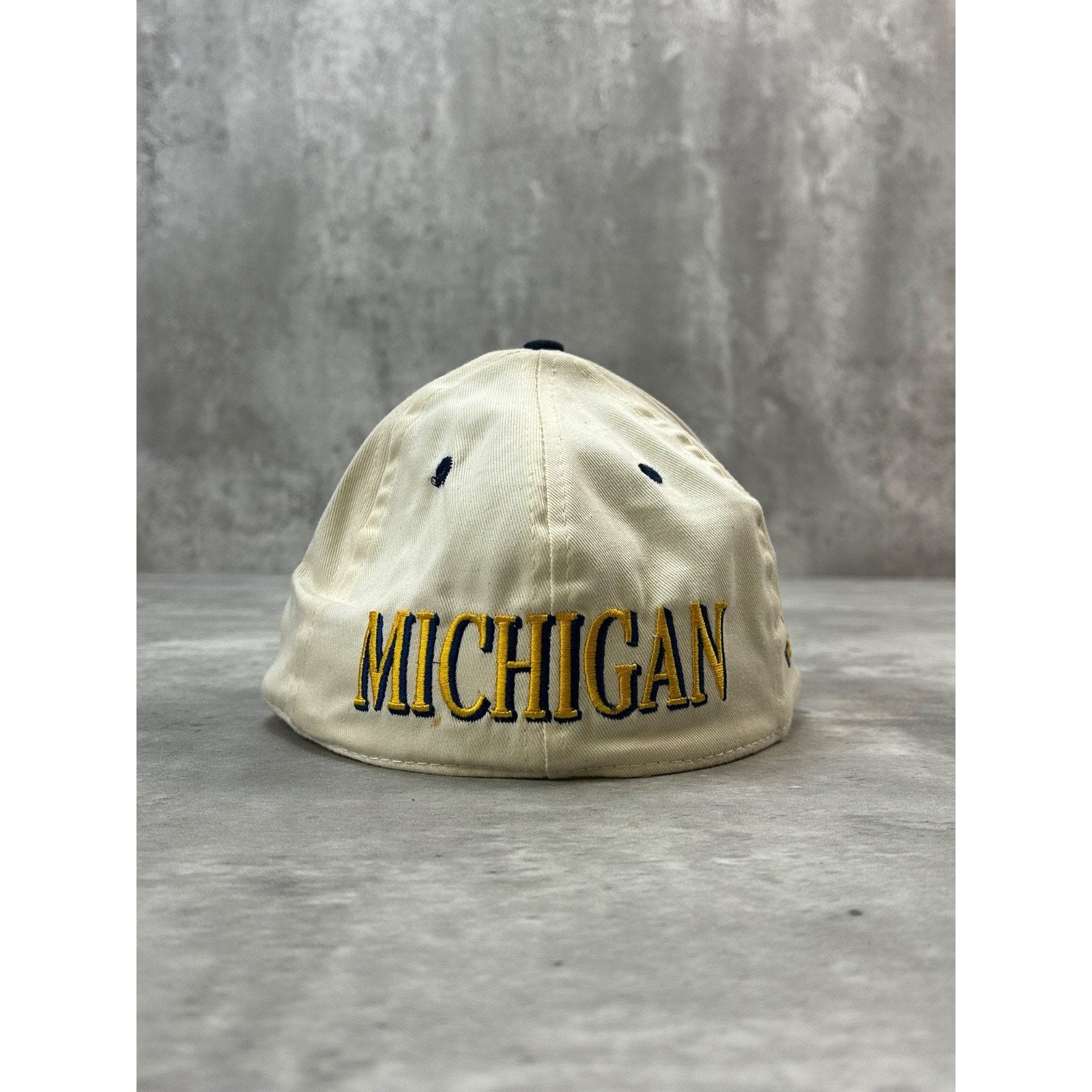 Vintage 90s Michigan Wolverines NCAA Embroidered Logo Fitted Hat Size 6 3/4