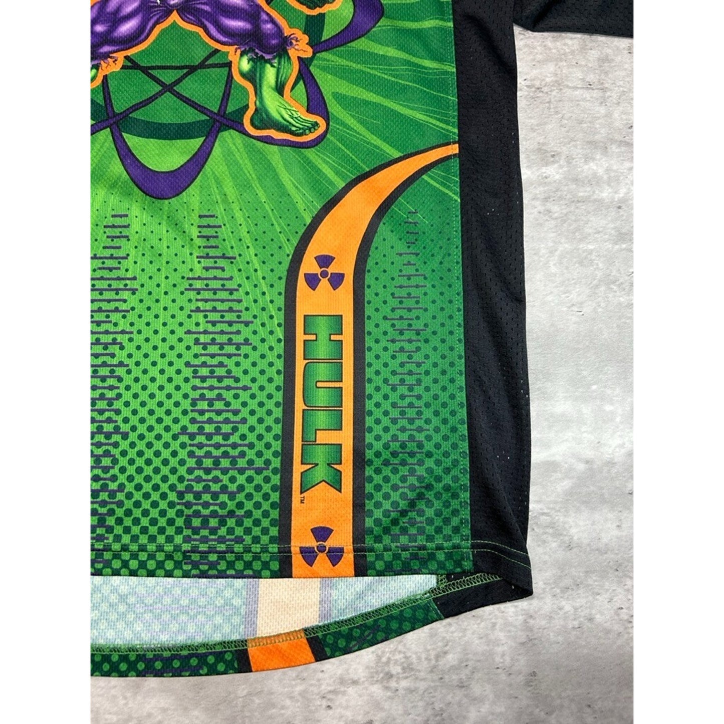 Vintage 2002 The Incredible Hulk Marvel Comics Graphic Jersey Size Large