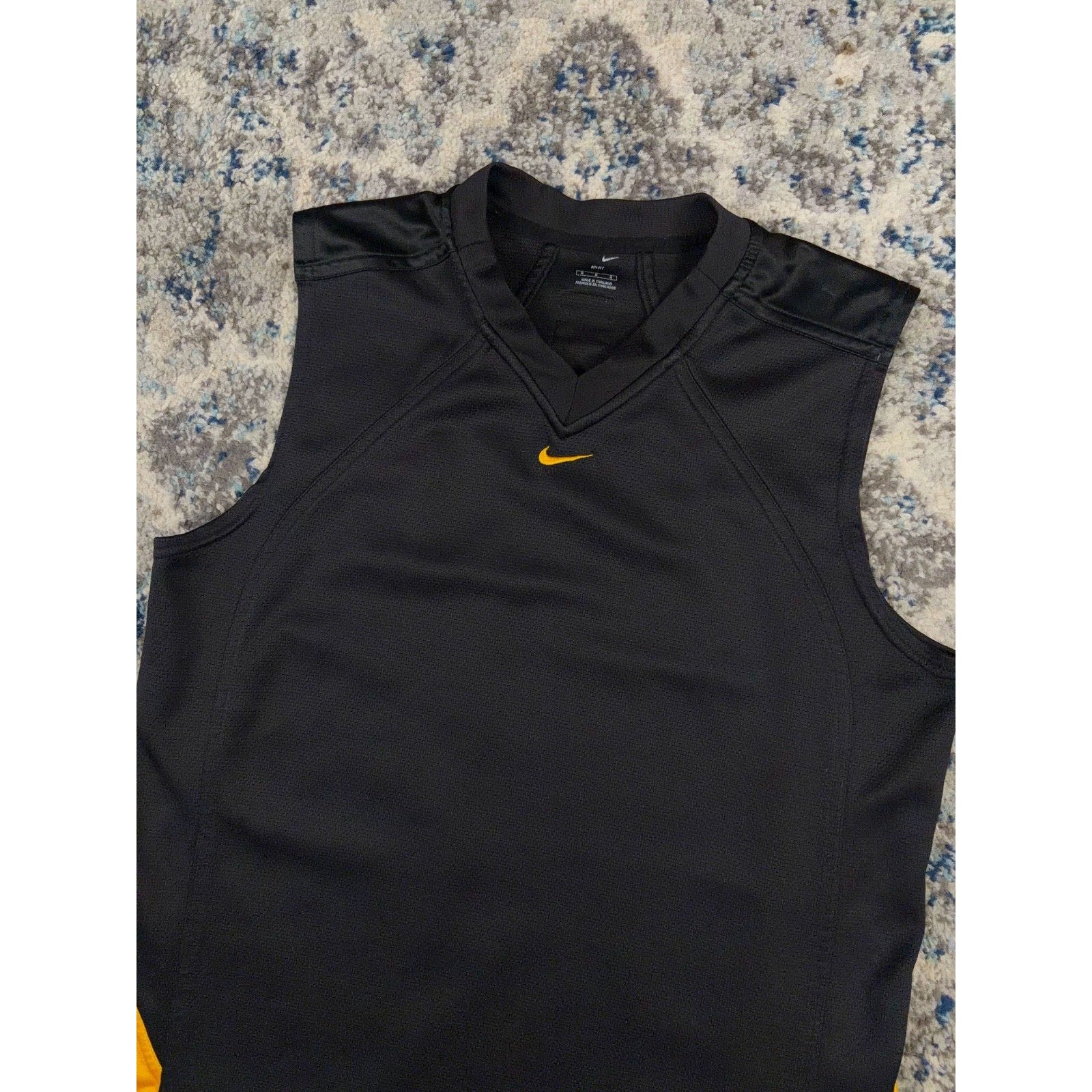 Vintage Nike Dri Fit Embroidered Middle Swoosh Basketball Jersey Size Medium