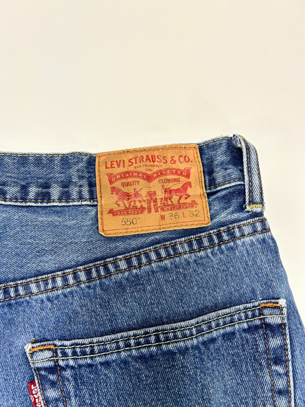 Levis 550 Red Tab Medium Wash Denim Pants Size 34W Blue