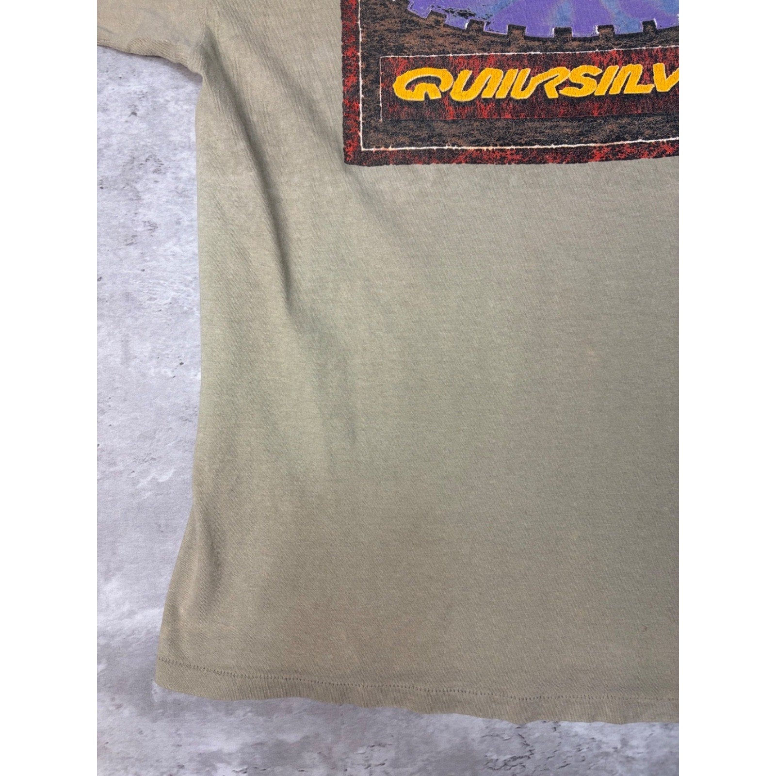 Vintage Y2K Quiksilver Gear Logo Graphic T-Shirt Size Large