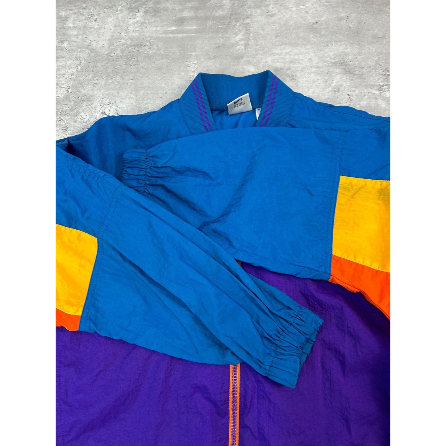 Vintage 80s/90s Nike Graphic Spellout Swoosh Nylon Windbreaker Jacket YOUTH L