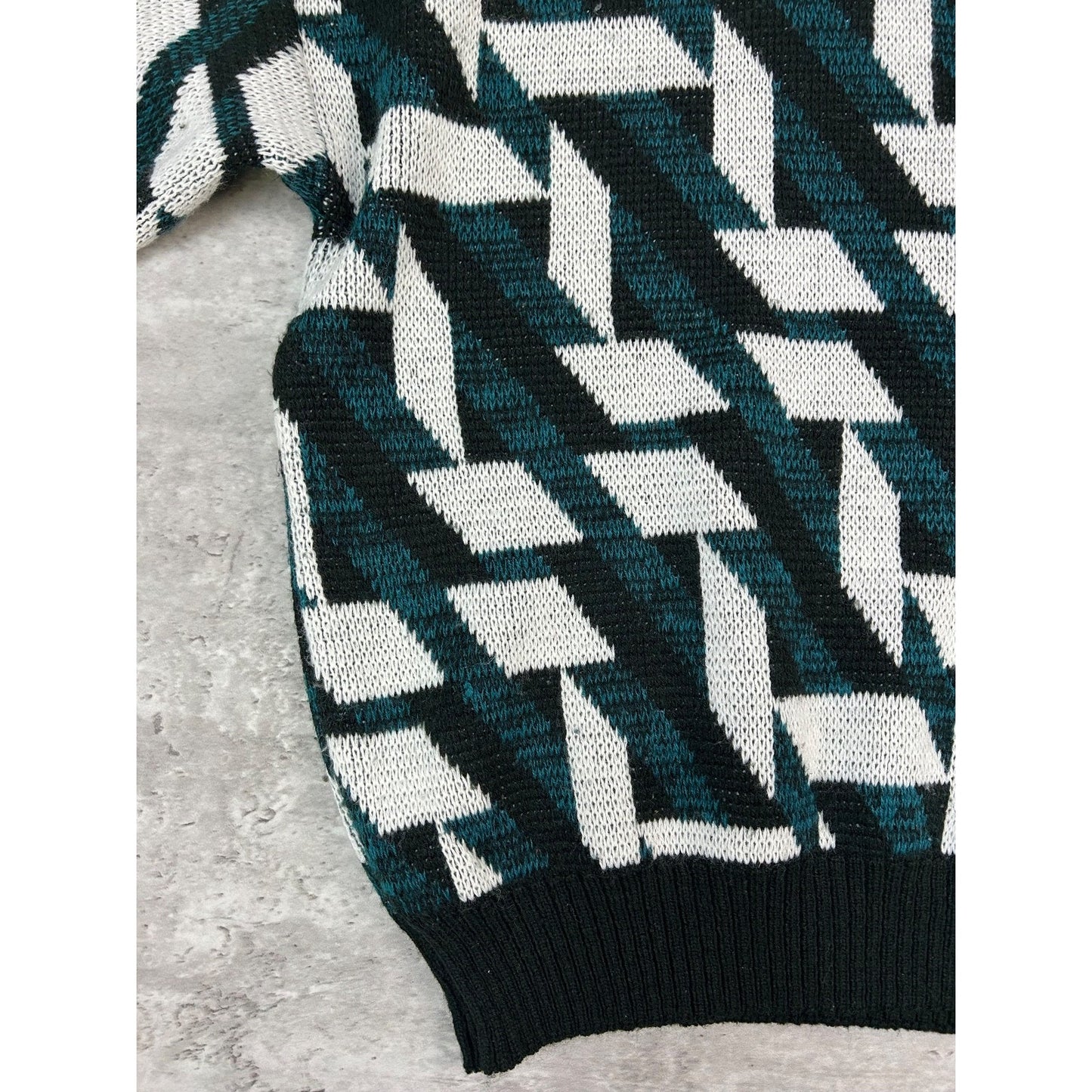 Vintage 80s/90s Abstract Geometric Print Knit Sweater Size Medium