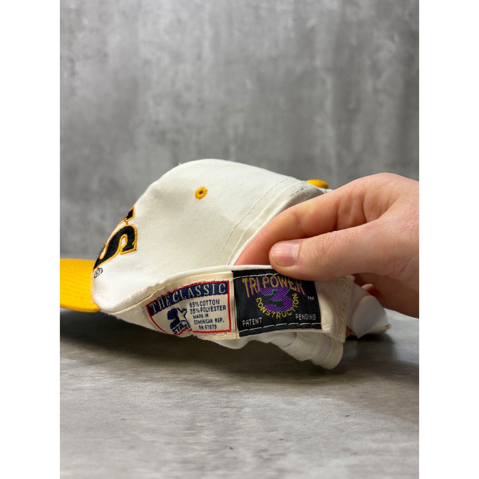 Vintage 90s Pittsburgh Penguins NHL Embroidered Starter Snapback Hat OSFA