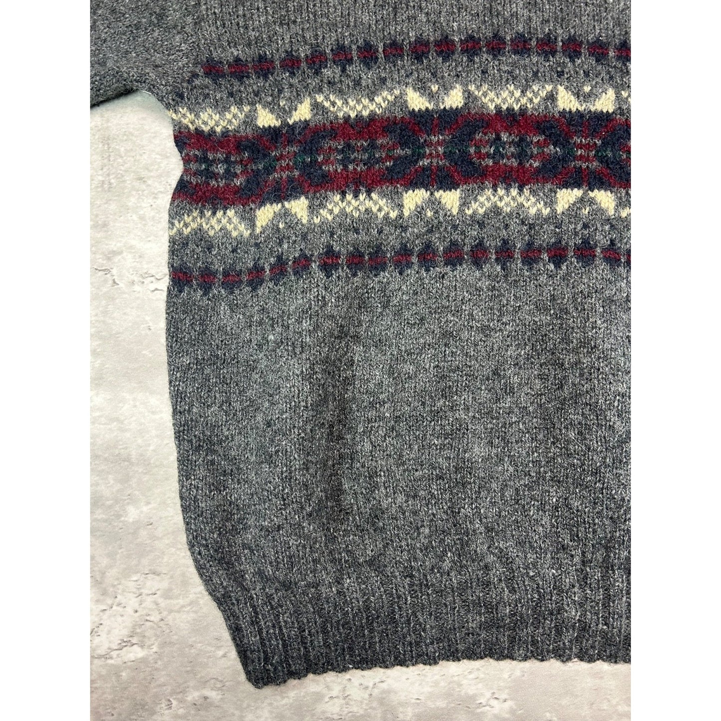 Vintage Eddie Bauer Abstract Striped Pullover V Neck Knit Sweater Size Large