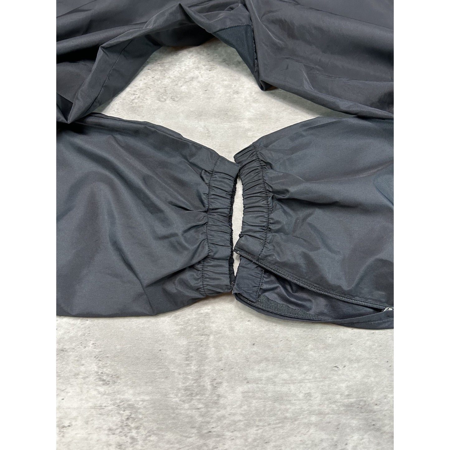 Vintage 2000s YOUTH Nike Embroidered Swoosh Nylon Track Pants Size Large Black