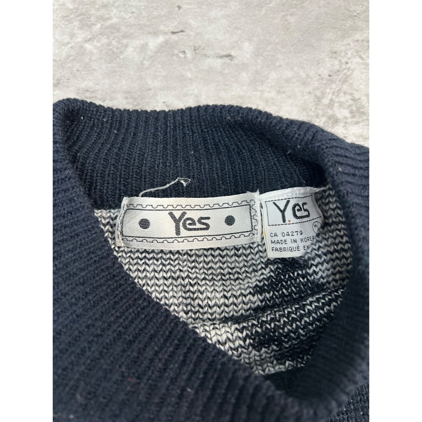 Vintage 80s/90s Yes Diamond Print Pullover Ribbed Knit Sweater Size Medium