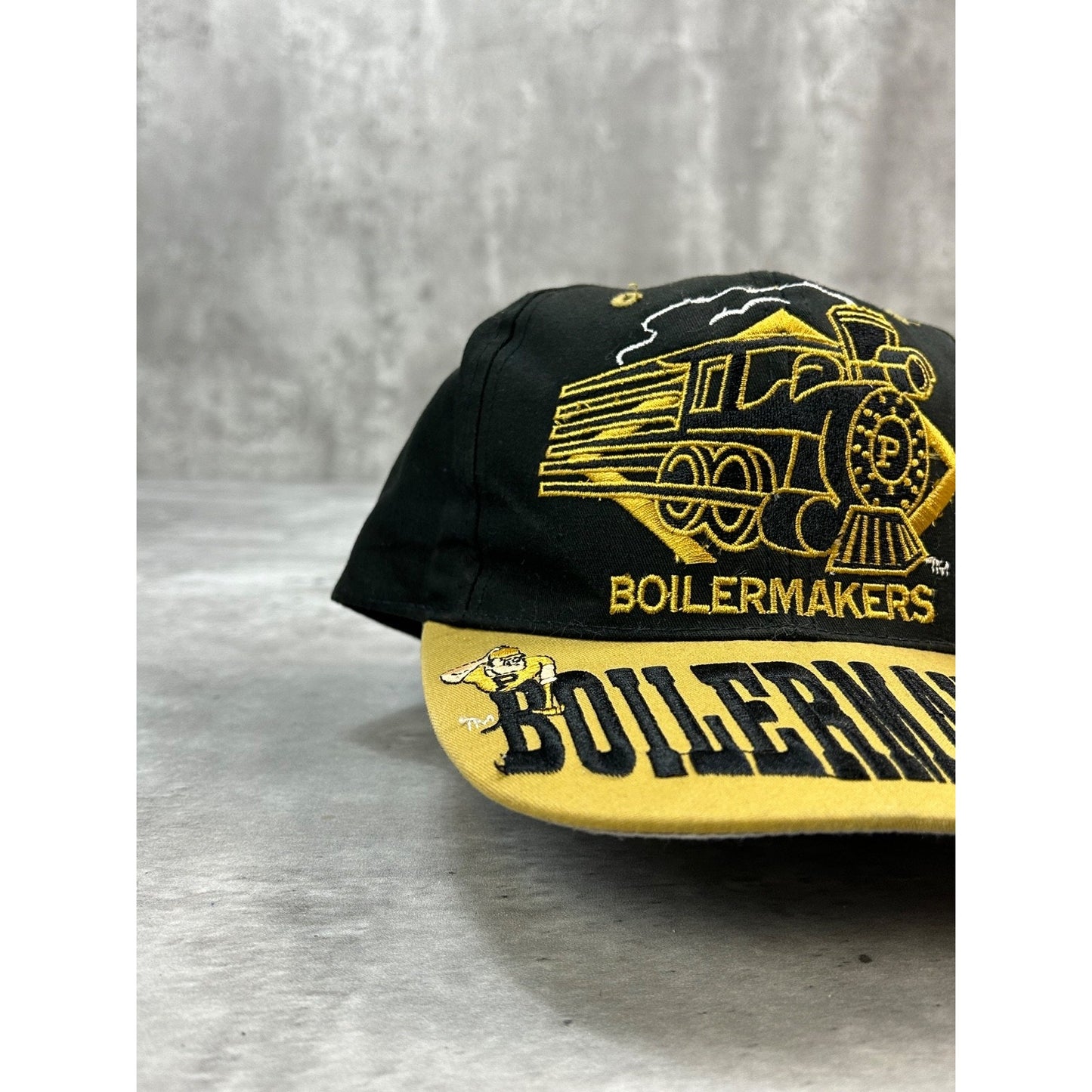Vintage 90s Purdue Boilermakers NCAA Embroidered Logo Snapback Hat OSFA