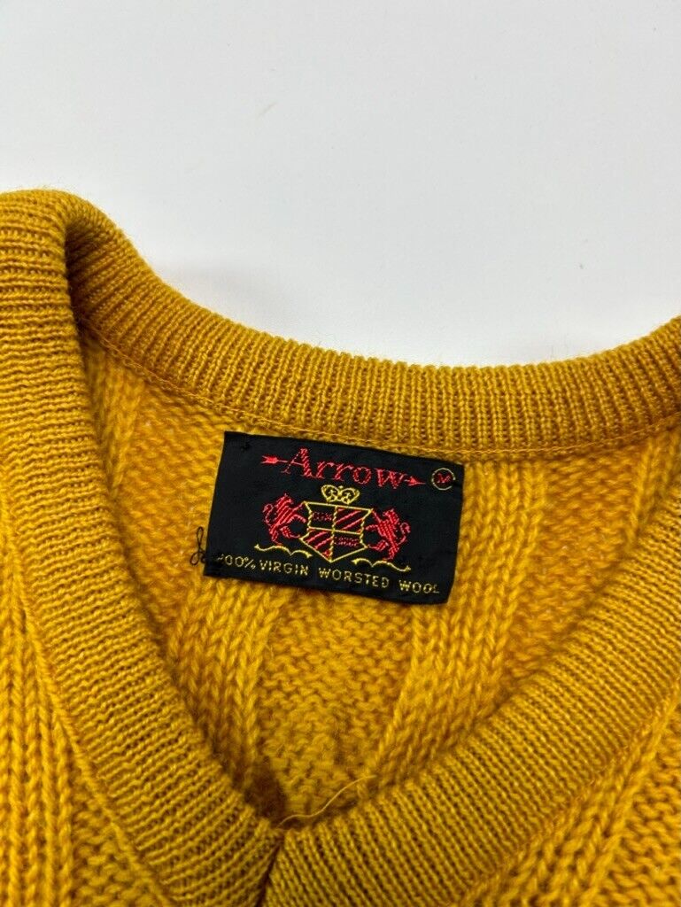 Vintage 80s/90s Arrow 100% Virgin Wool Cable Knit V Neck Sweater Size Medium