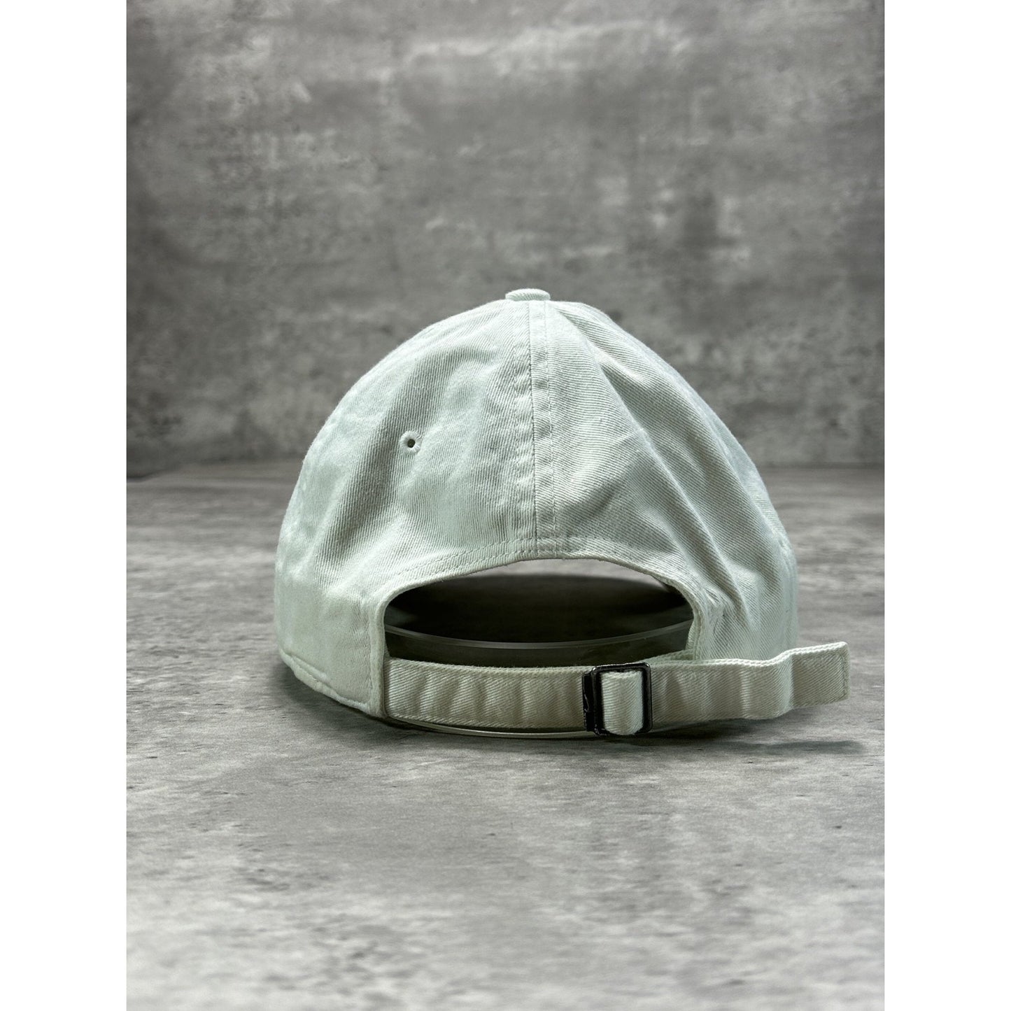 Vintage 2000s Nike Embroidered Mini Swoosh Strapback Hat OSFA White