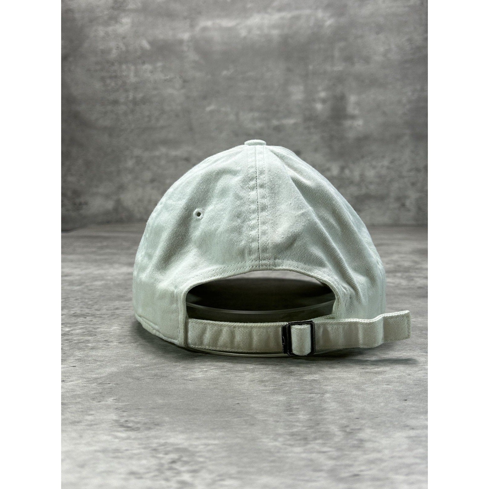 Vintage 2000s Nike Embroidered Mini Swoosh Strapback Hat OSFA White