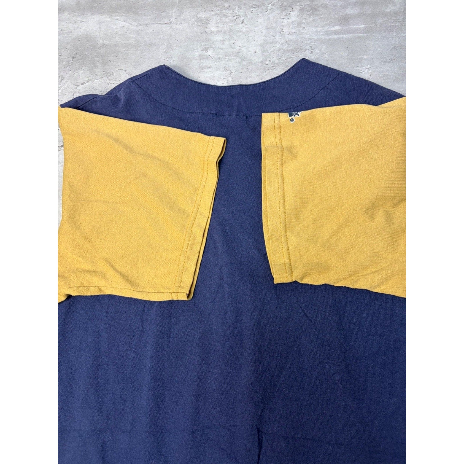 Vintage 90s Milwaukee Brewers MLB Graphic Logo Baseball Jersey Size Medium