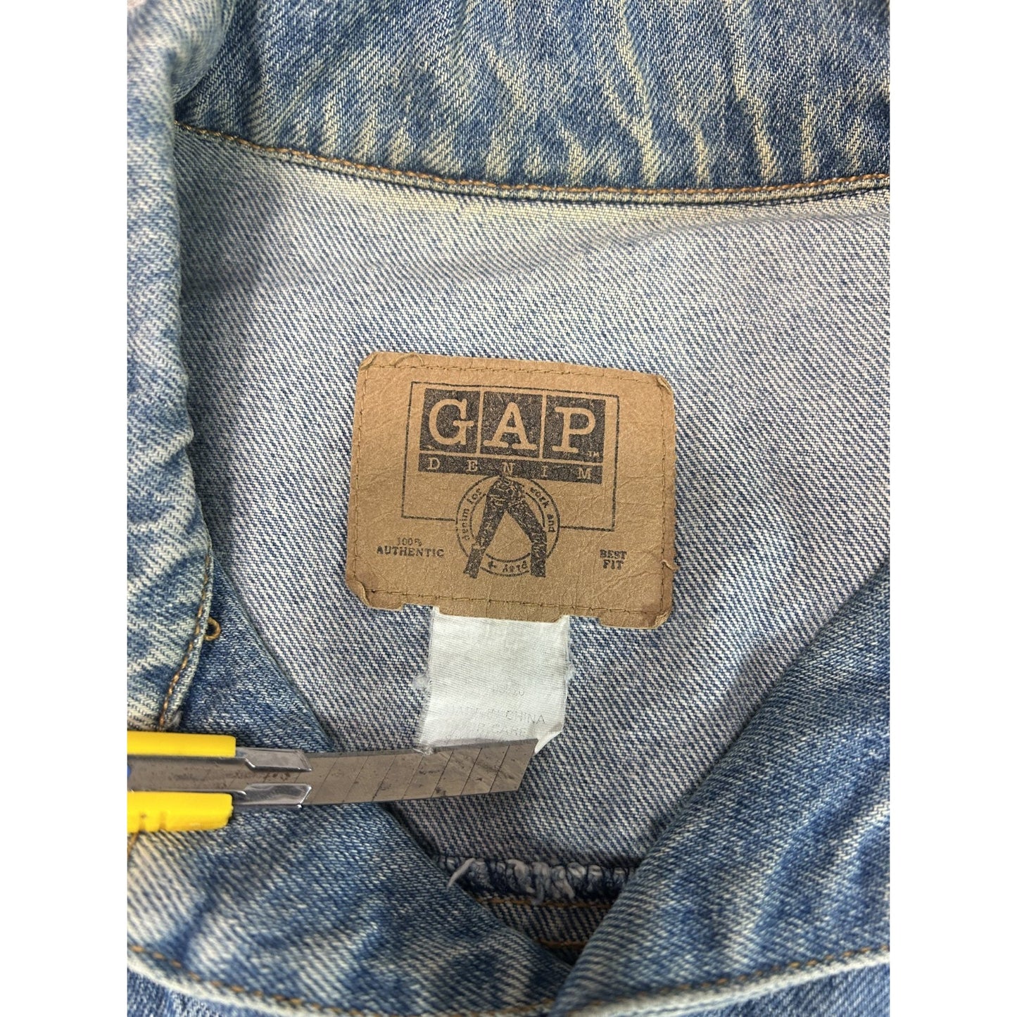 Vintage 90s GAP Denim Medium Wash Trucker Jacket Size Large Blue