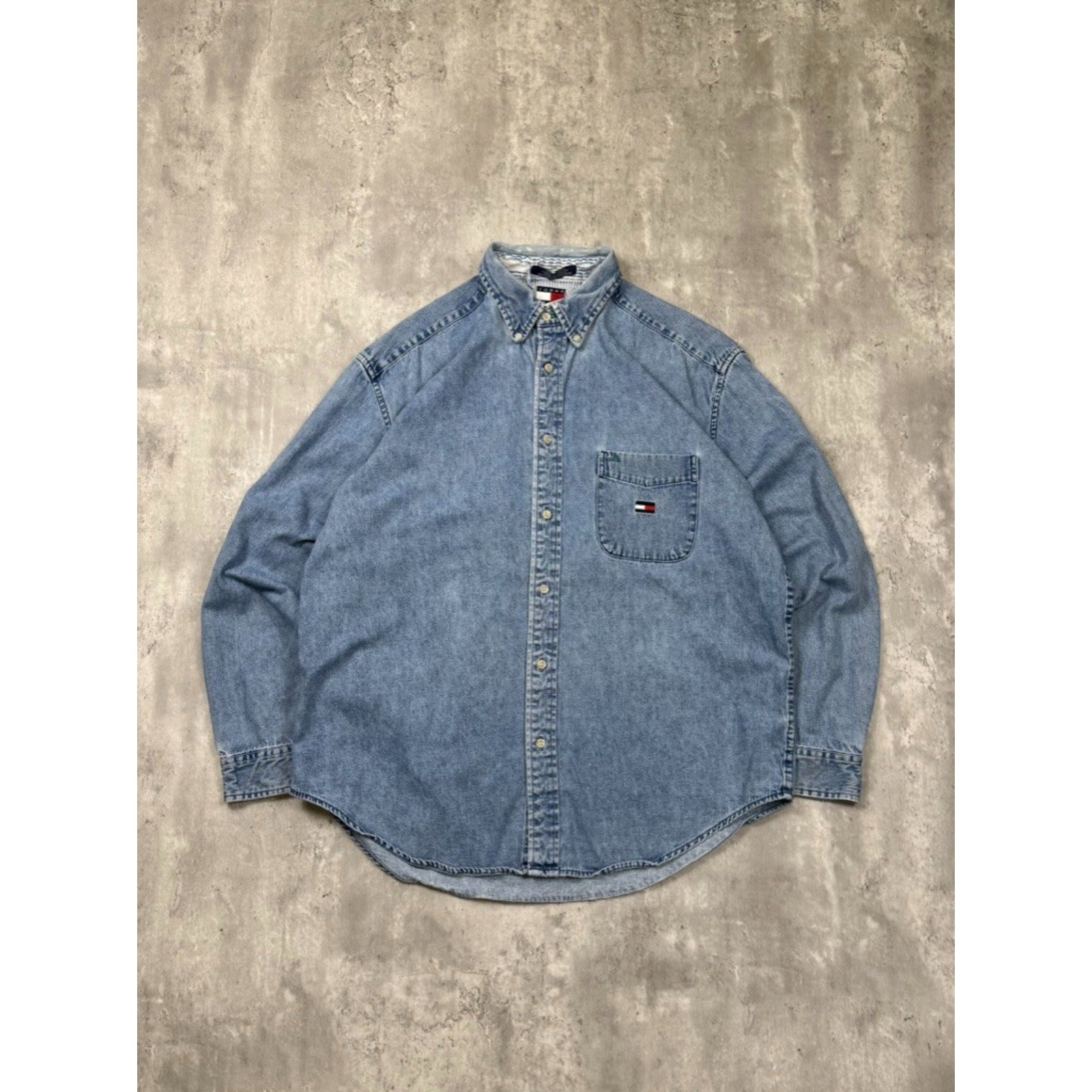 Vintage Tommy Hilfiger Light Wash Denim Long Sleeve Button Up Shirt Size Large