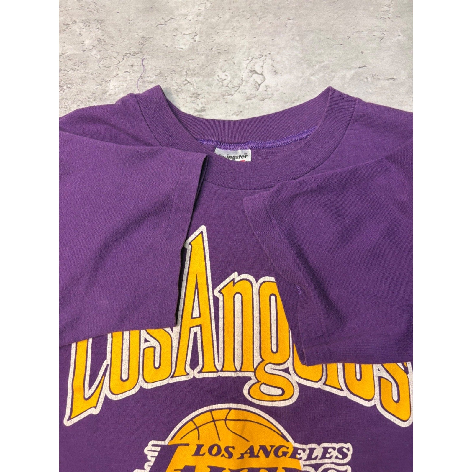 Vintage 80s/90s Los Angeles Lakers NBA Graphic Logo Spellout T-Shirt Size Medium