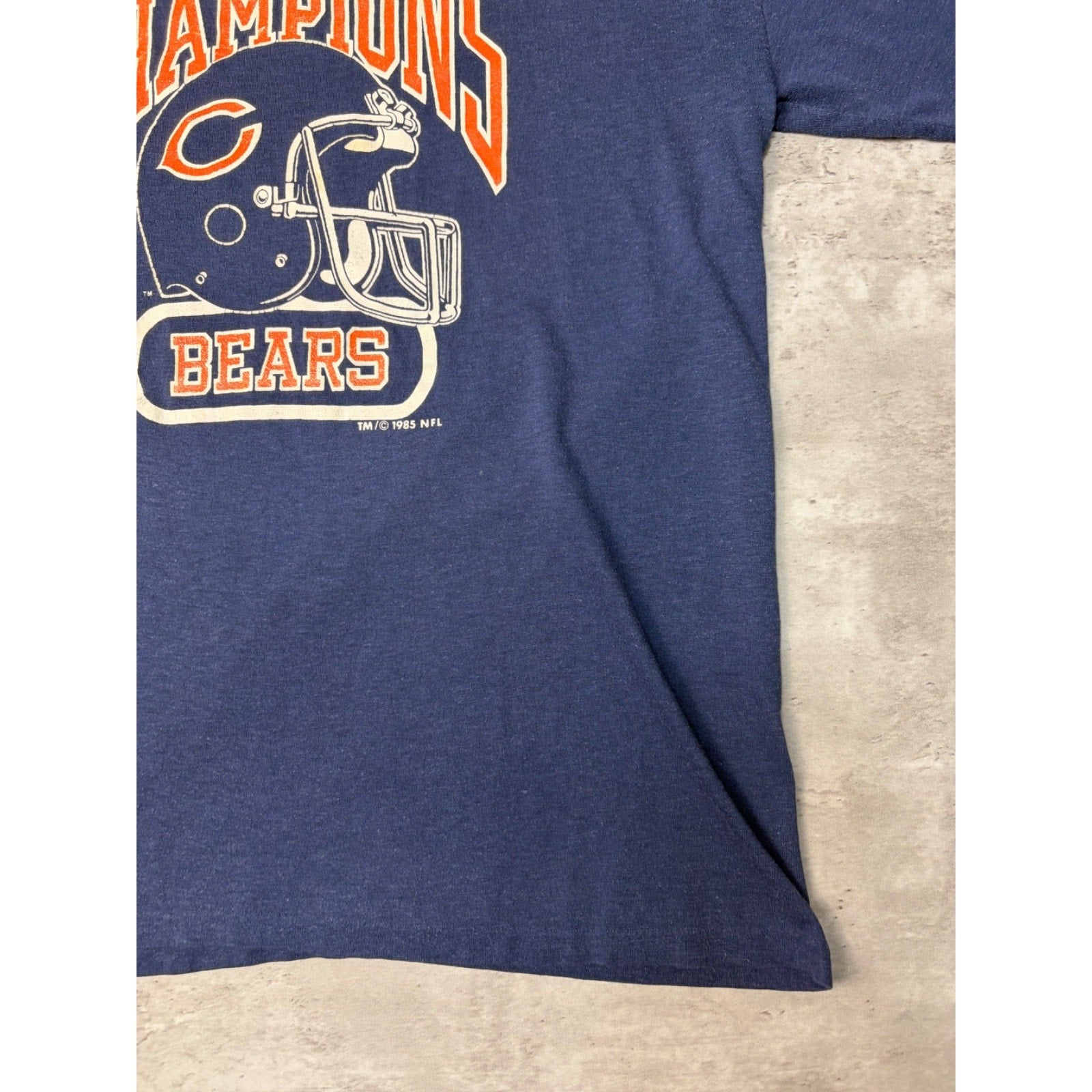 Vintage 1985 Chicago Bears NFL Super Bowl XX Champs Helmet T-Shirt Size Large