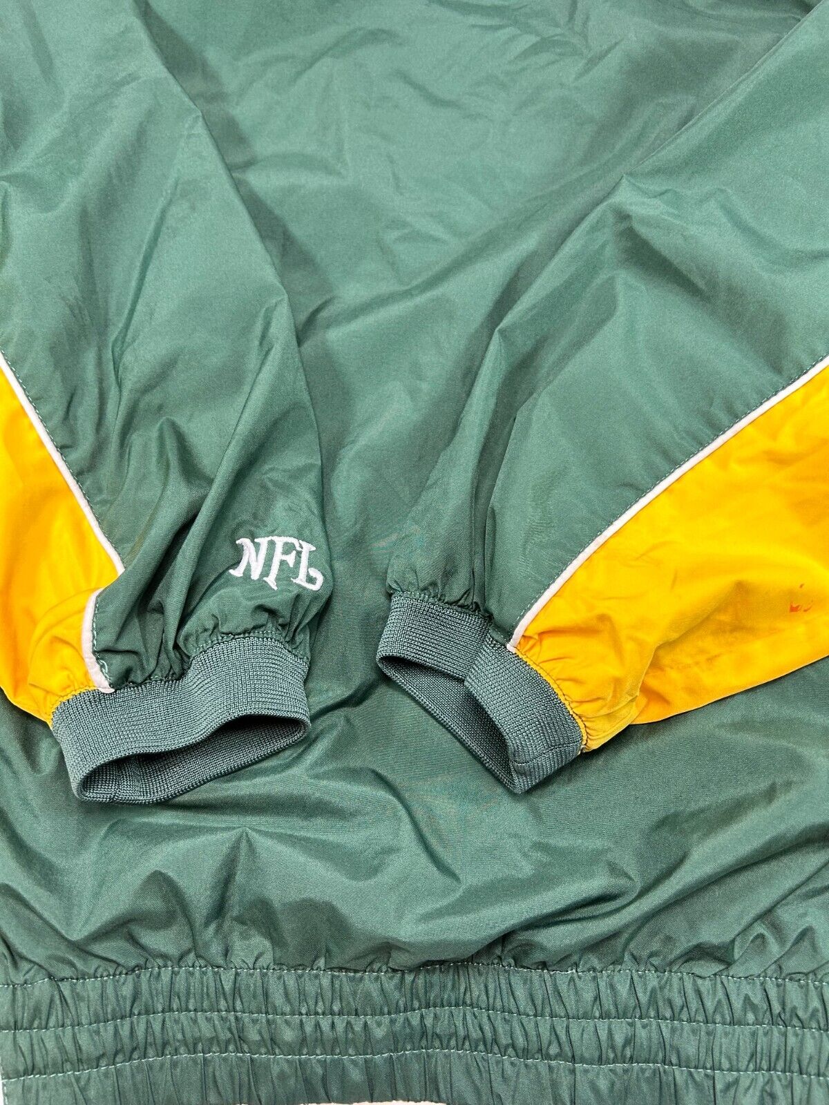 Green Bay Packers Embroidered Spellout Pullover Windbreaker Jacket Size Medium