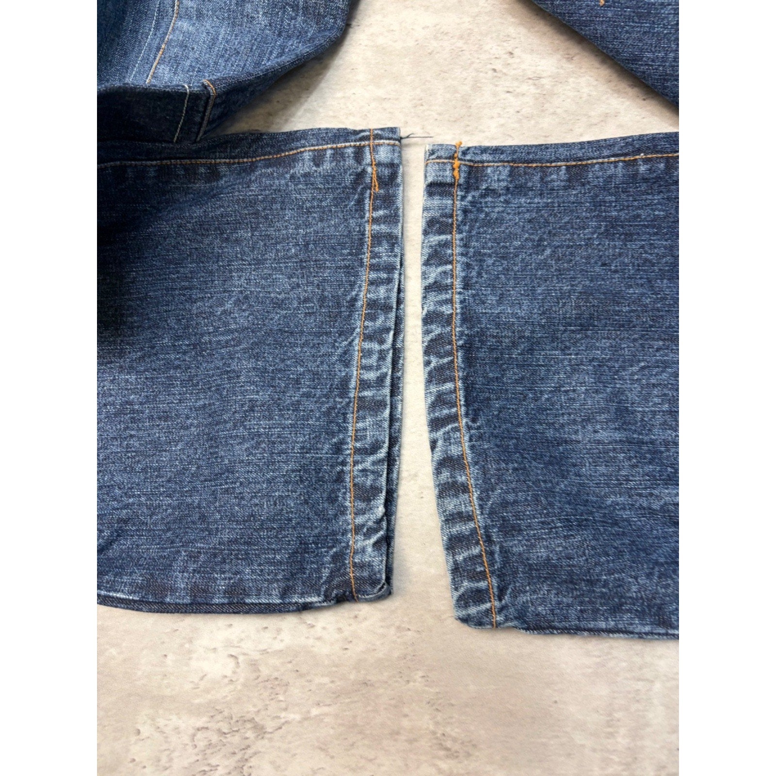 Vintage Y2K Womens Rocawear La Familia Embroidered Medium Wash Denim Pants 26x29