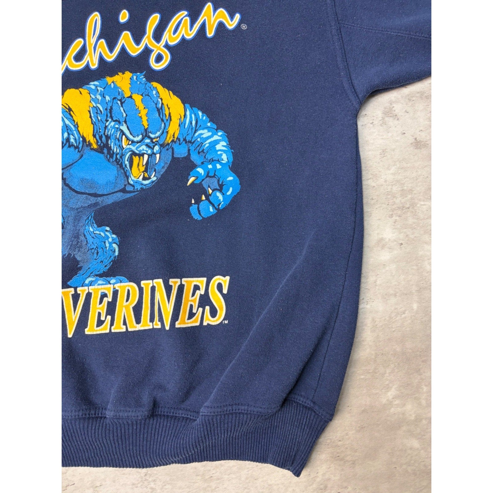 Vintage 90s Michigan Wolverines NCAA Mascot Graphic Sweatshirt Size Medium