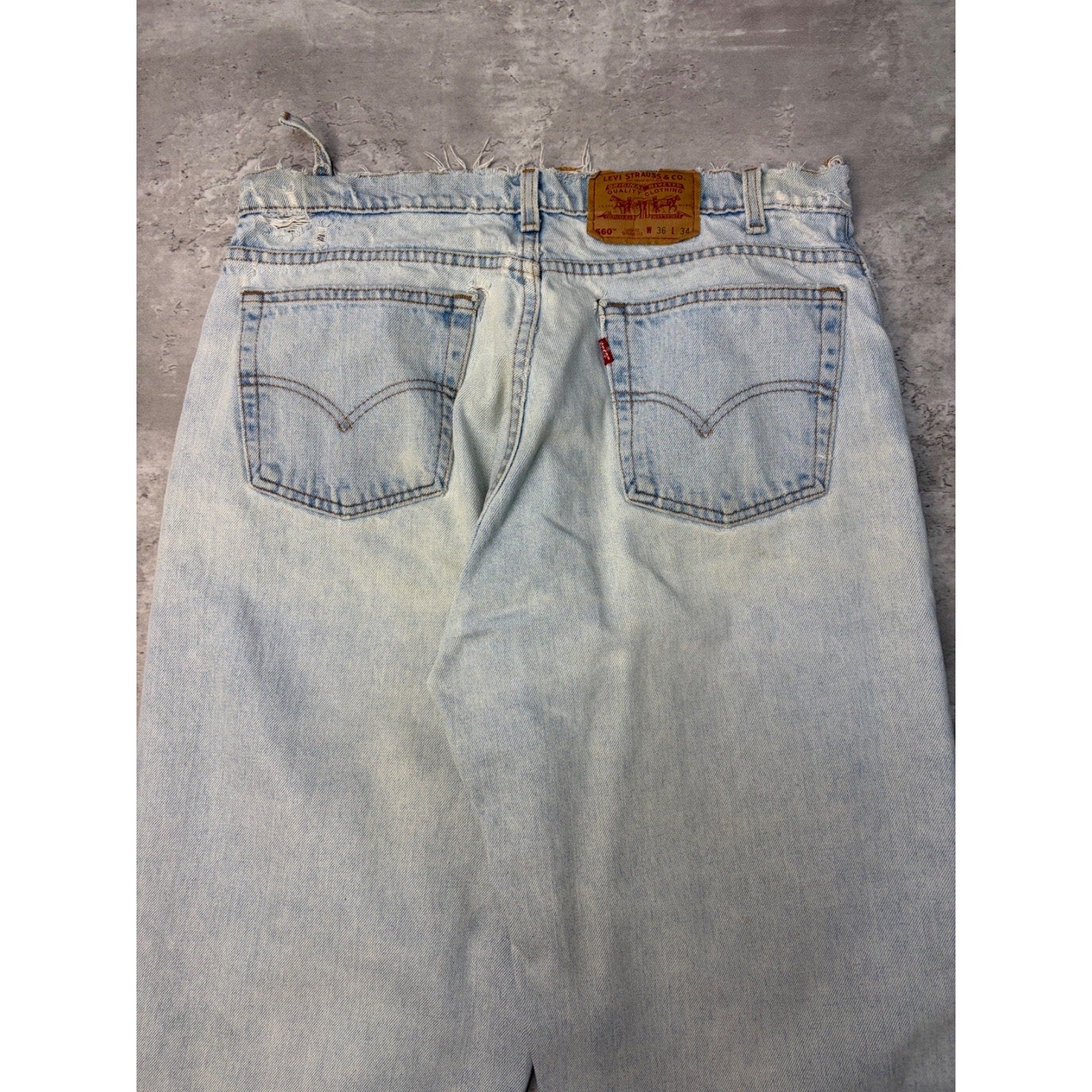 Vintage 90s Levis 560 Red Tab Relaxed Fit Tapered Light Wash Denim Pants Size 35