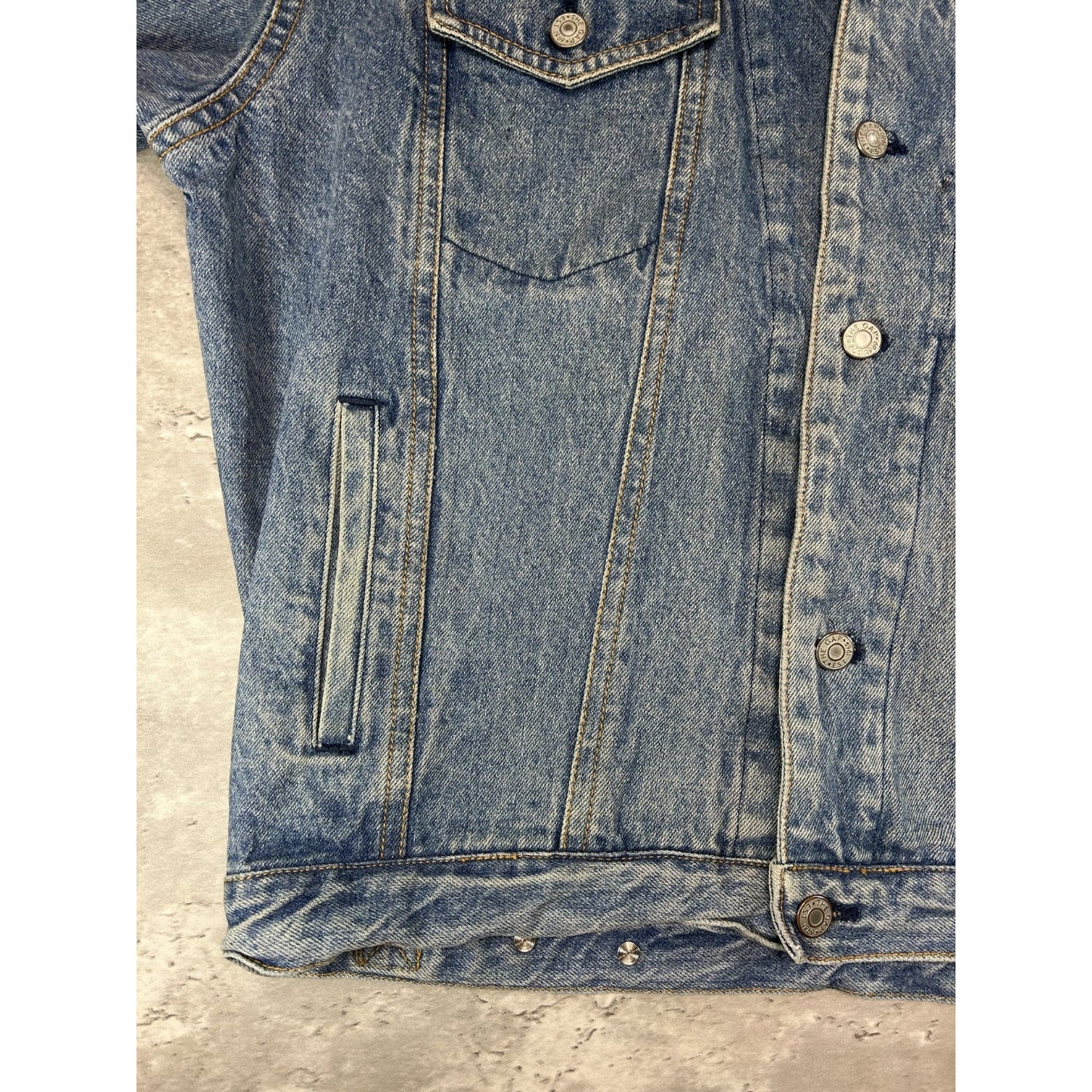 Vintage 90s GAP Denim Medium Wash Trucker Jacket Size Large Blue