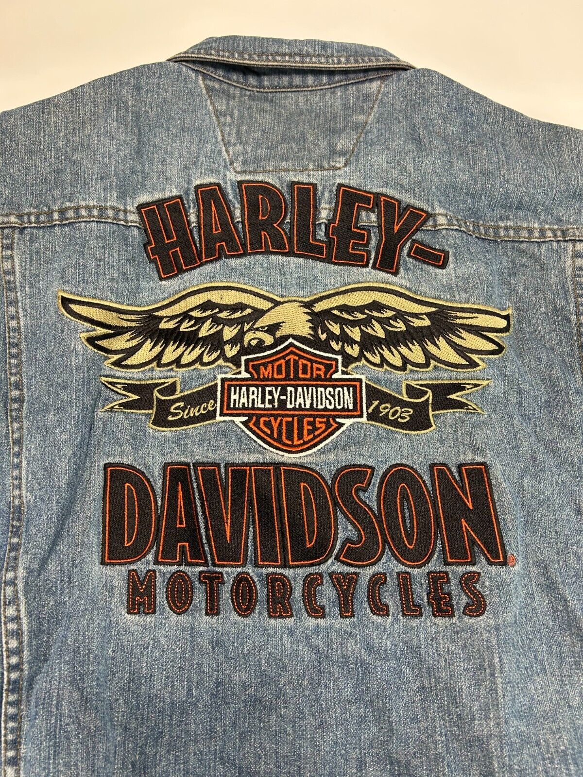 Harley Davidson Motorcycles Embroidered Medium Wash Denim Vest Size XL Blue