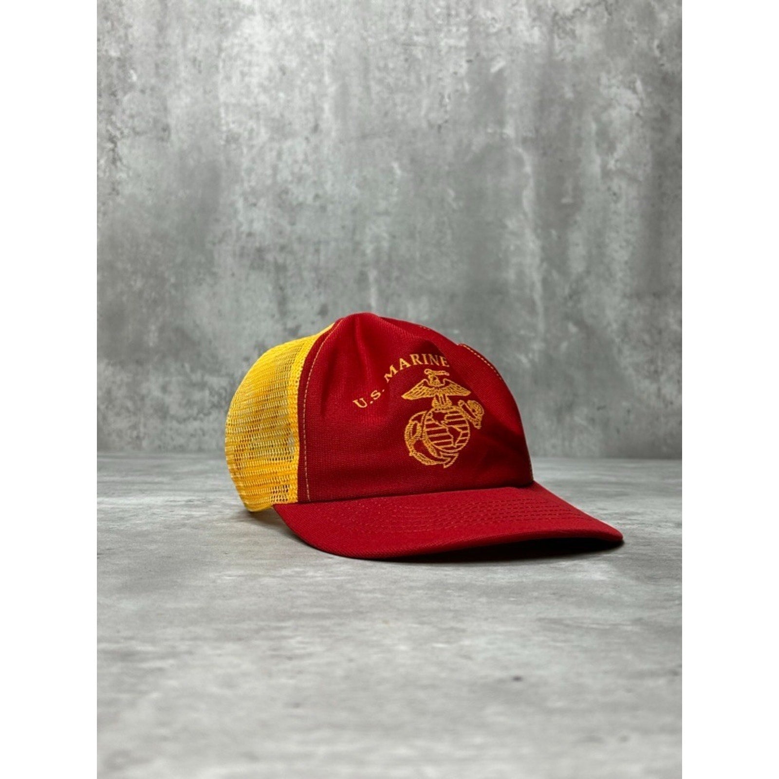 Vintage 80s/90s United States Marines Graphic Crest Trucker Snapback Hat OSFA