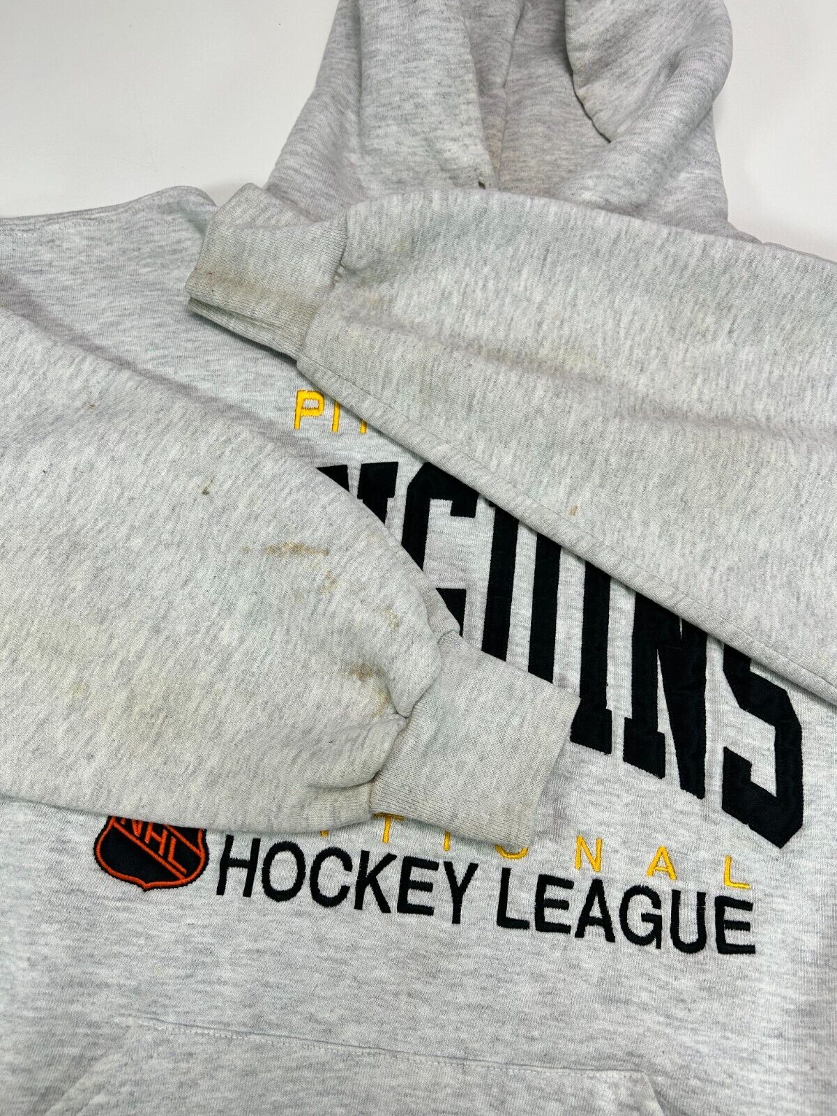 Vintage 90s Pittsburgh Penguins NHL Embroidered Spellout Sweatshirt Size XL