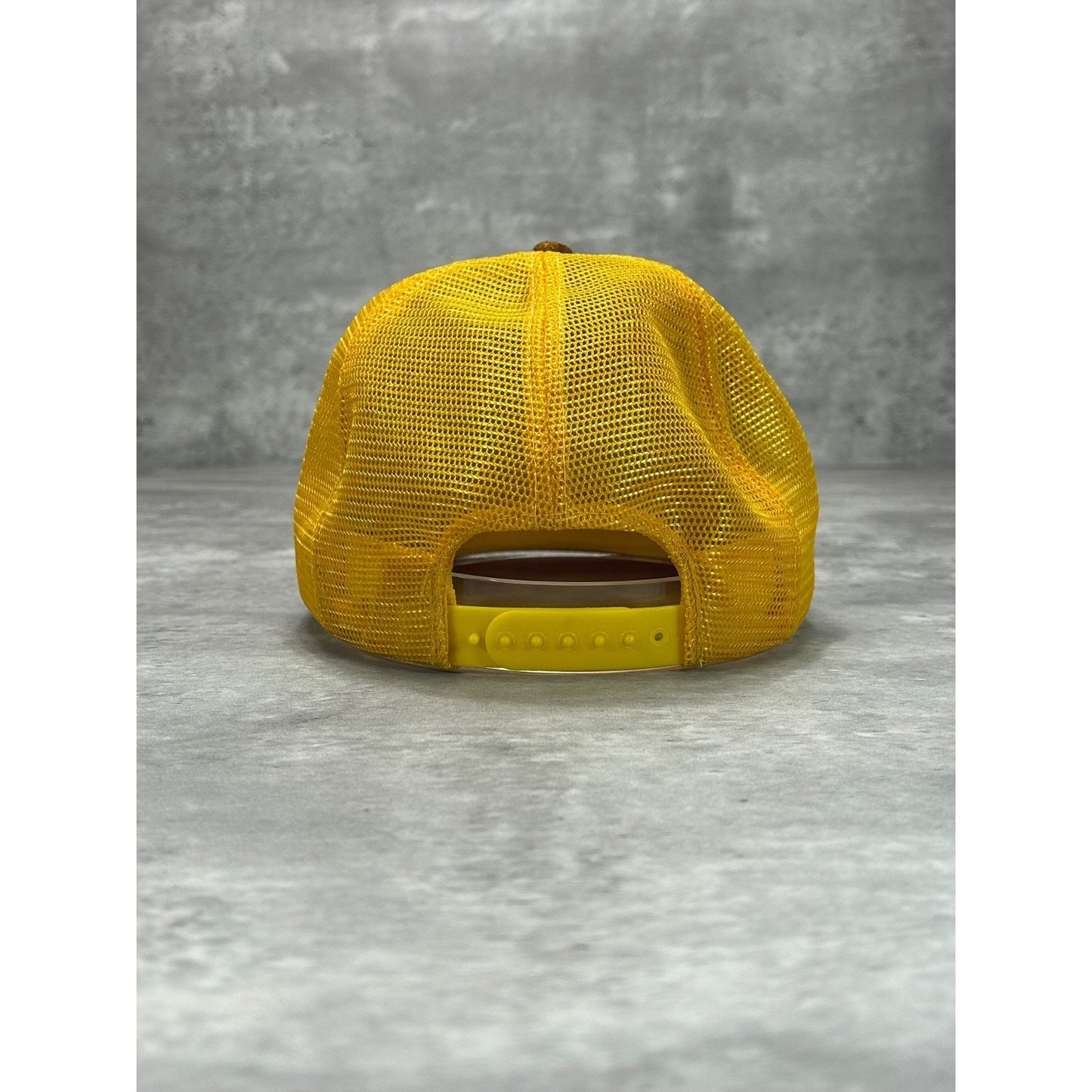 Vintage 80s Oregon Ducks NCAA Graphic Spellout Trucker Snapback Hat OSFA