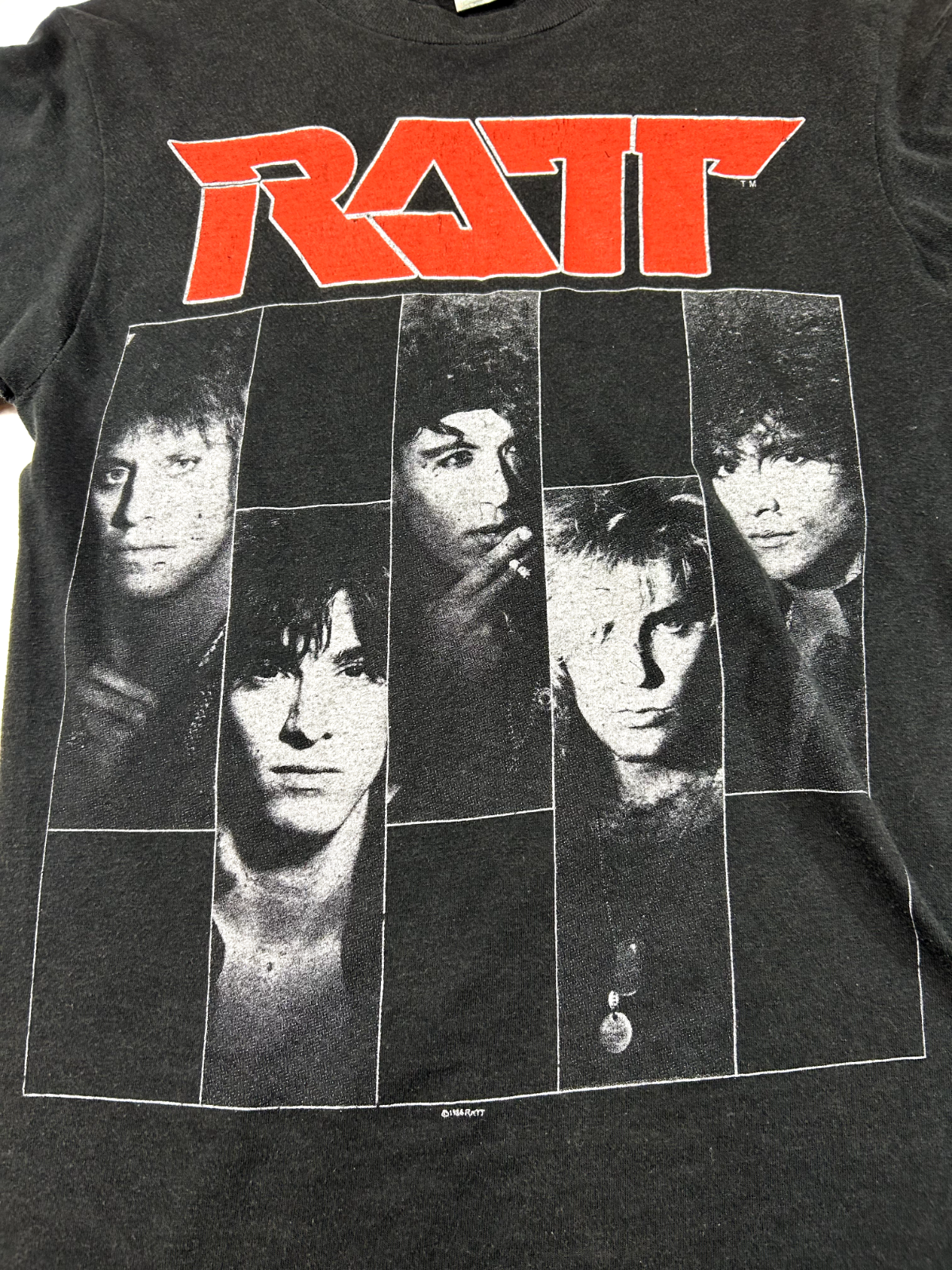 Vtg 1986 Ratt Dancing Undercover World Tour Glam Metal Music T-Shirt Size Medium