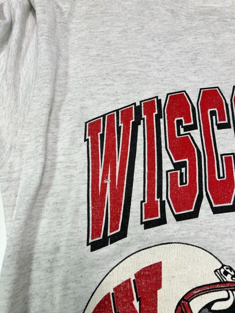 Vintage 1996 Wisconsin Badgers NCAA Rose Bowl Graphic T-Shirt Size Medium Gray