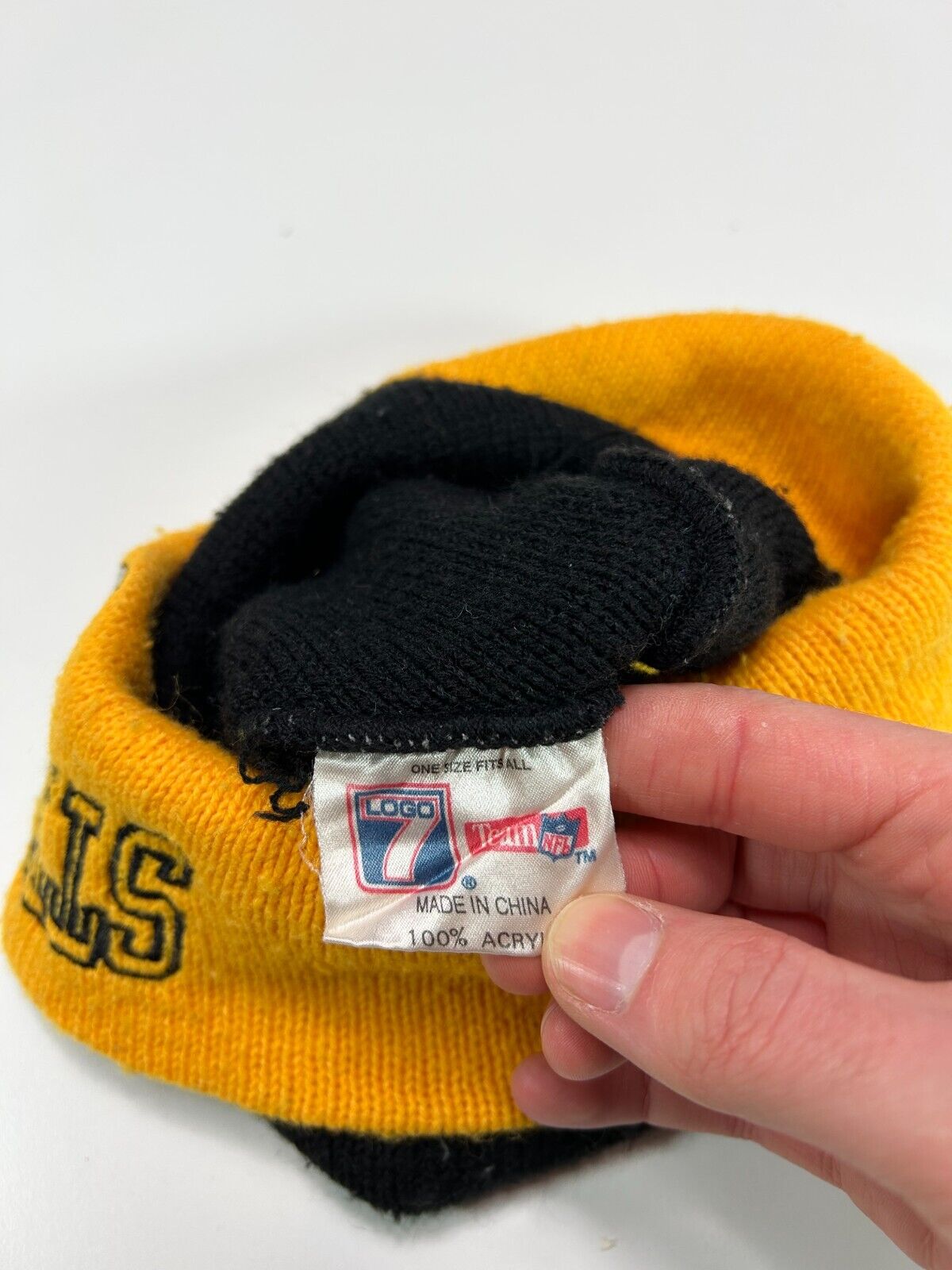 Vintage Pittsburgh Steelers NFL Embroidered Logo Spell Out Beanie Hat OSFA