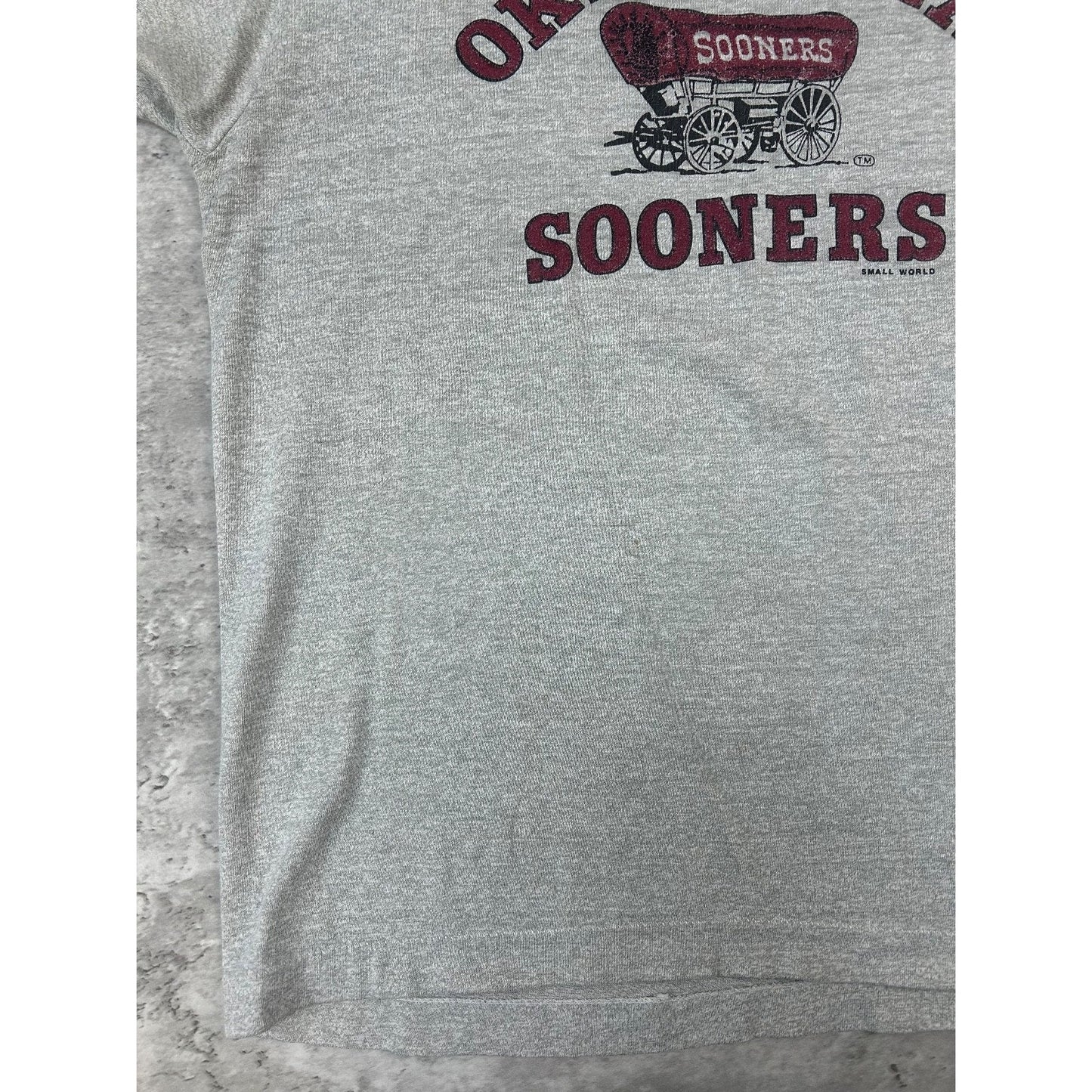 Vintage 80s Oklahoma Sooners NCAA Collegiate Spellout Graphic T-Shirt Size Large