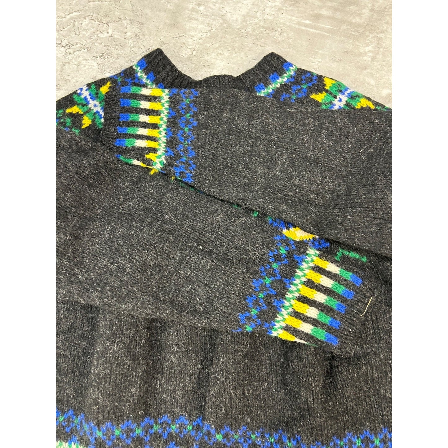 Vintage Allen Solly 100% Wool Aztec Pattern Knit Sweater Size XL