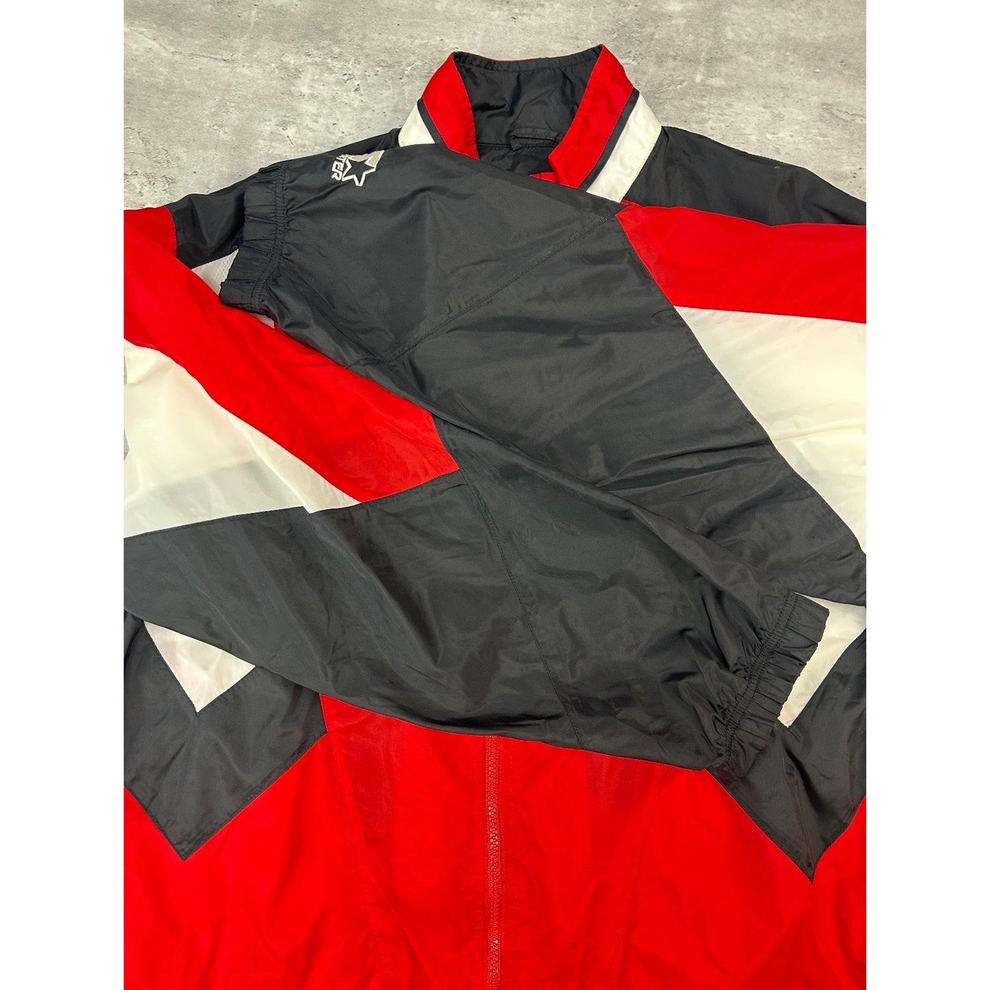 Vintage 90s Detroit Red Wings NHL Embroidered Starter Nylon Jacket Size Medium