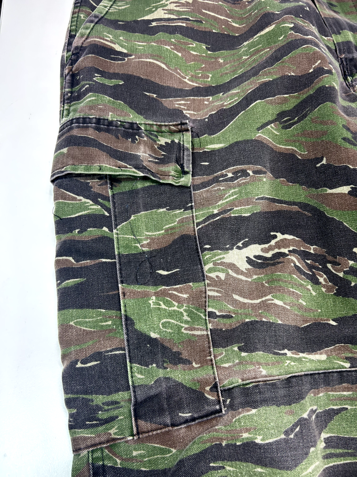 Vintage 90s Cabelas Tiger Camo Cargo Double Knee Hunting Pants Size 37