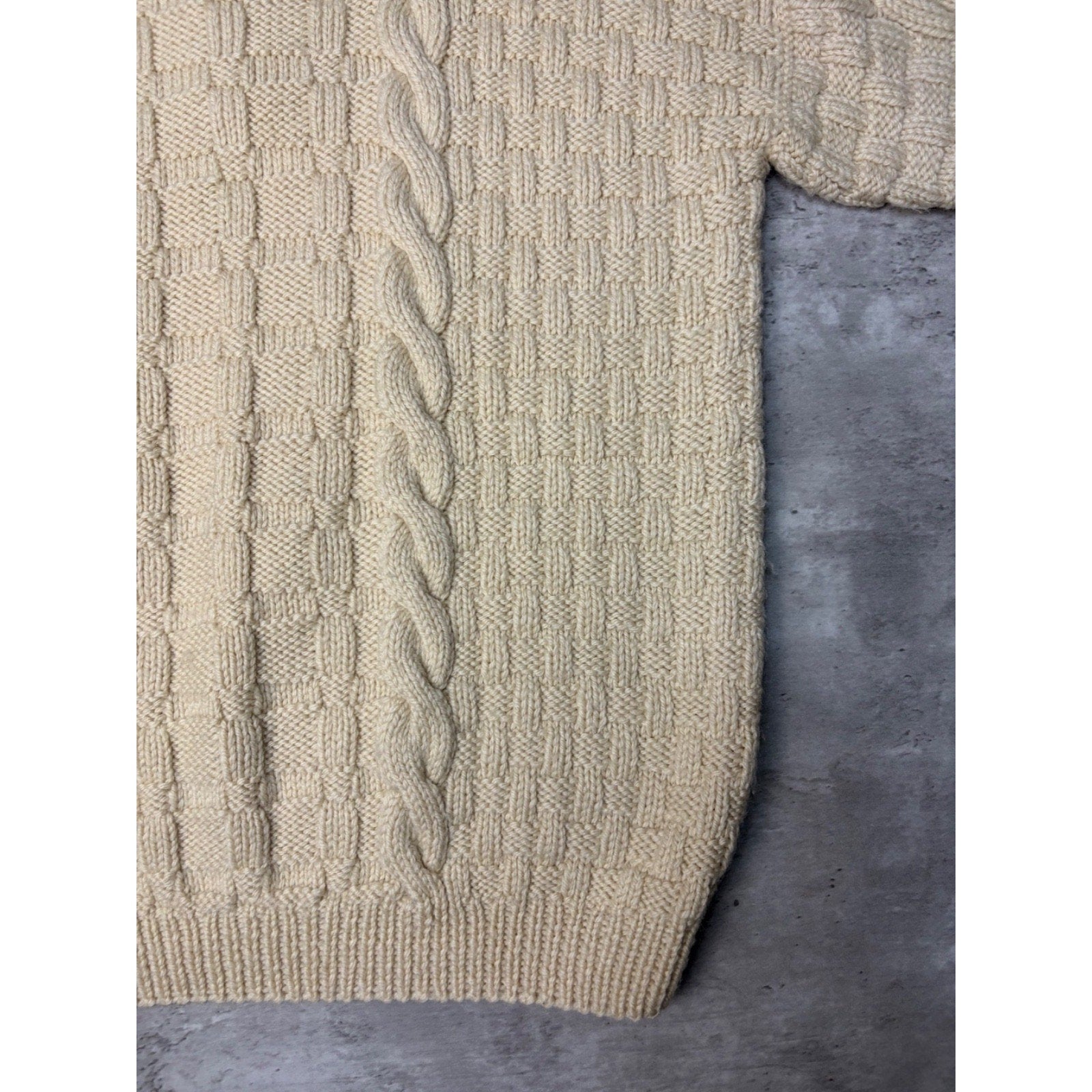 Vintage 80s/90s Cable Knit 1/4 Button Beige Knit Sweater Size Medium
