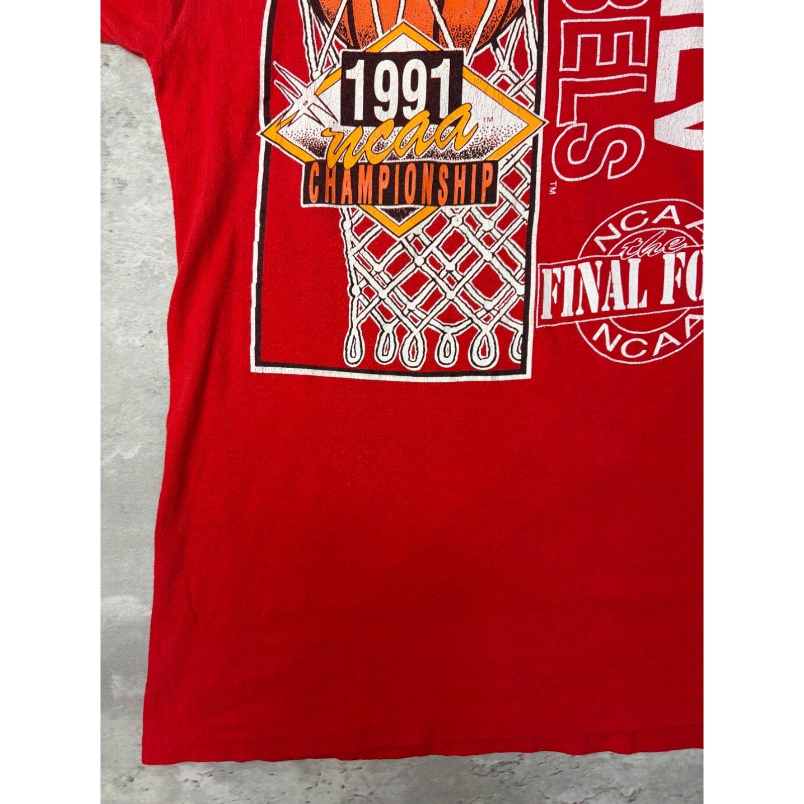 Vintage 1991 UNLV Running Rebels NCAA Final Four Basketball T-Shirt Size Medium