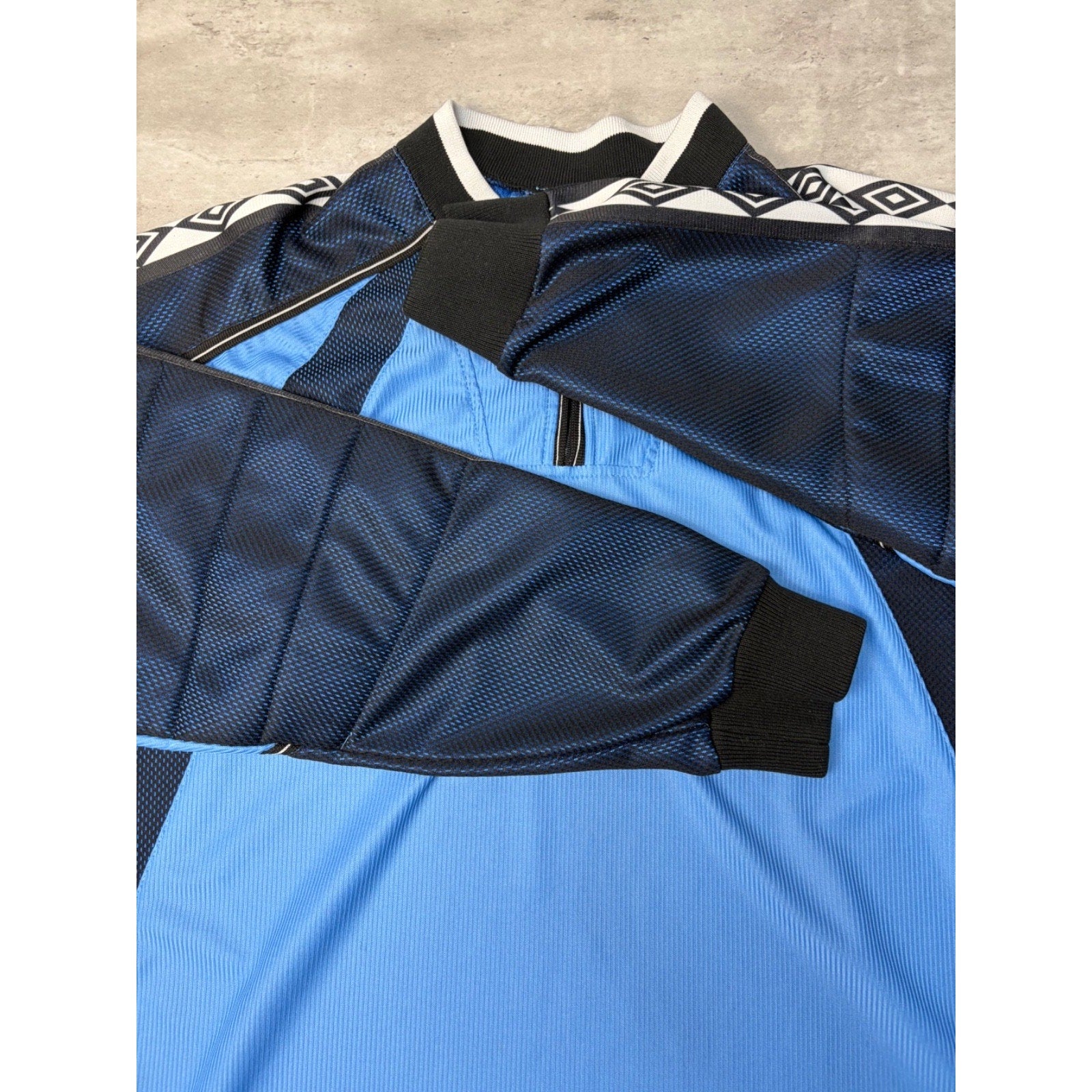 Vintage Umbro 1/4 Zip Embroidered Logo Keeper Soccer Jersey Size Large