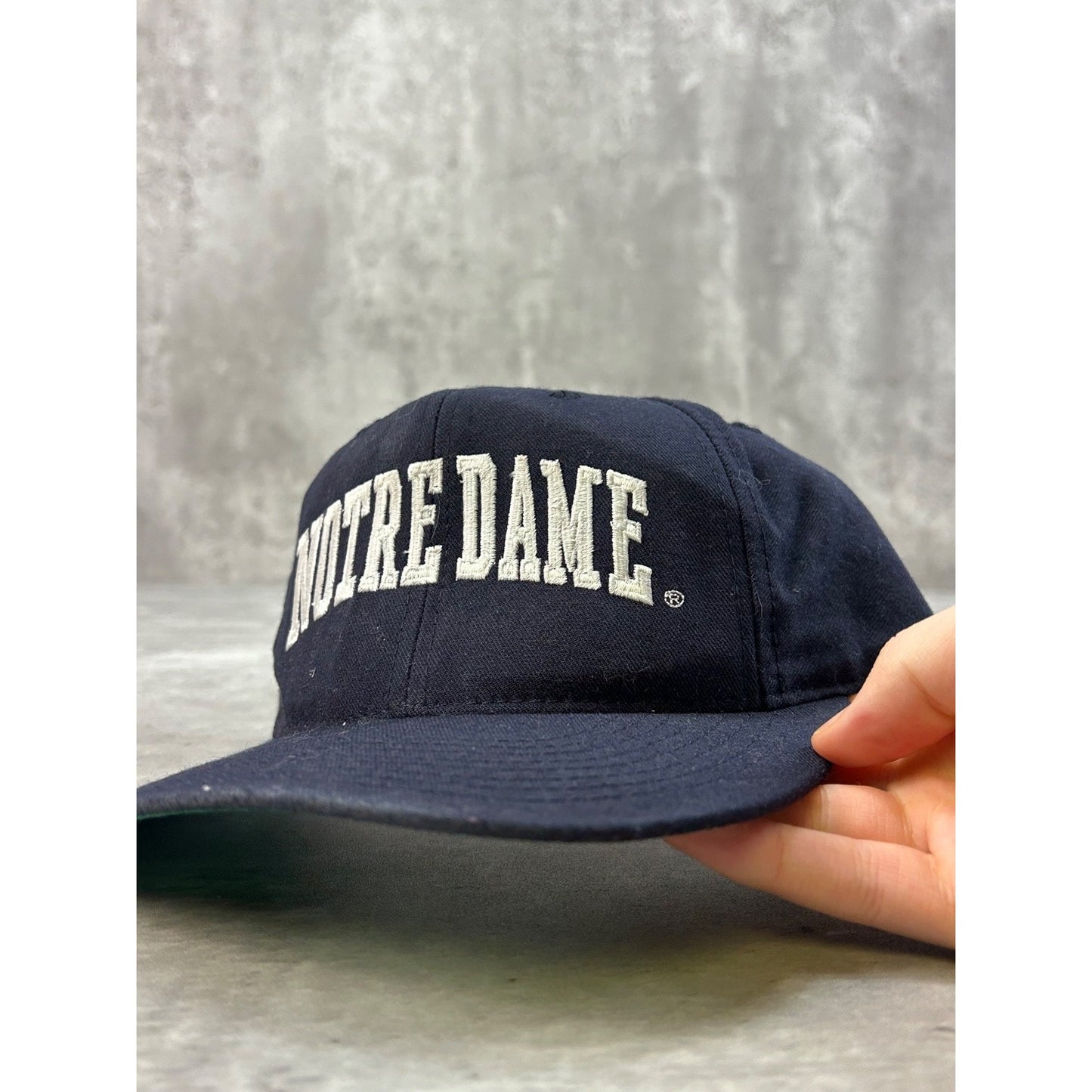 Vintage 90s Notre Dame Fighting Irish NCAA Arc Spellout Snapback Hat OSFA
