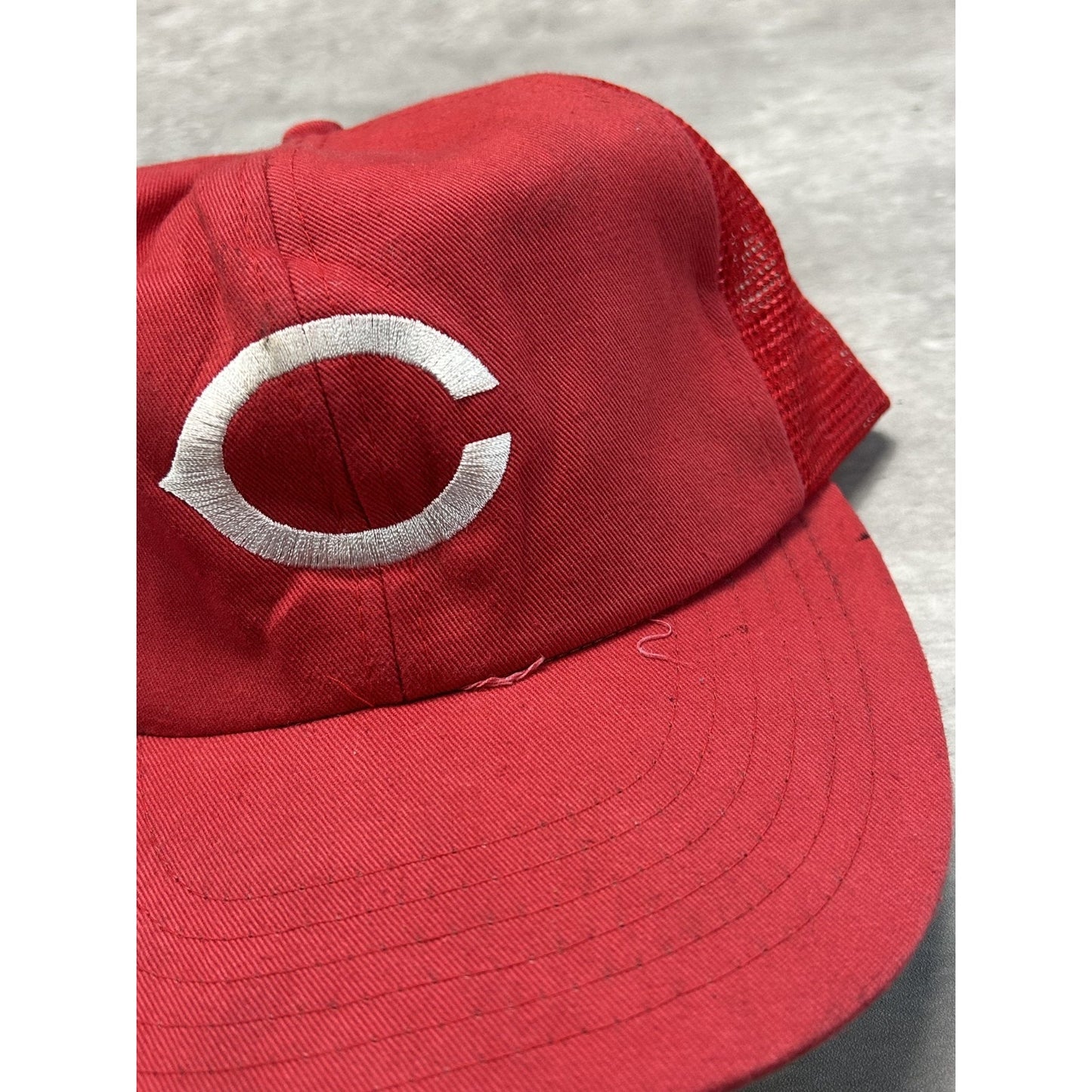 Vintage 90s Cincinnati Reds MLB Embroidered Logo Baseball Snapback Hat OSFA