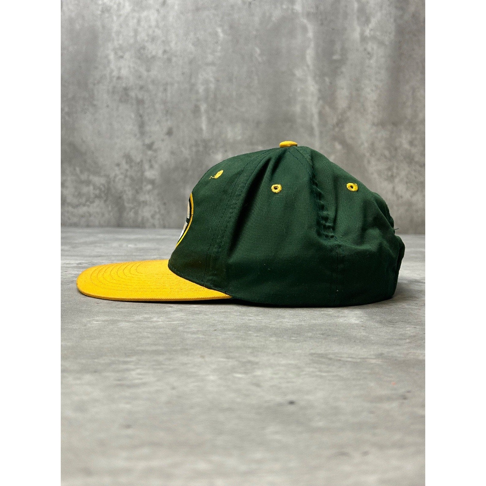 Vintage 90s Green Bay Packers NFL Embroidered Logo Football Snapback Hat OSFA