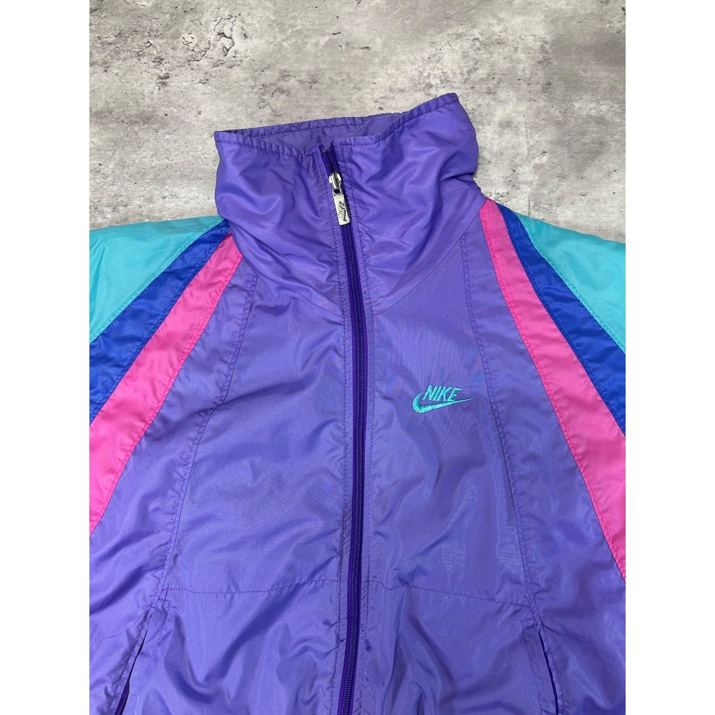 Vintage 90s Women's Nike Embroidered Logo Full ZIp Windbreaker Jacket Size Med