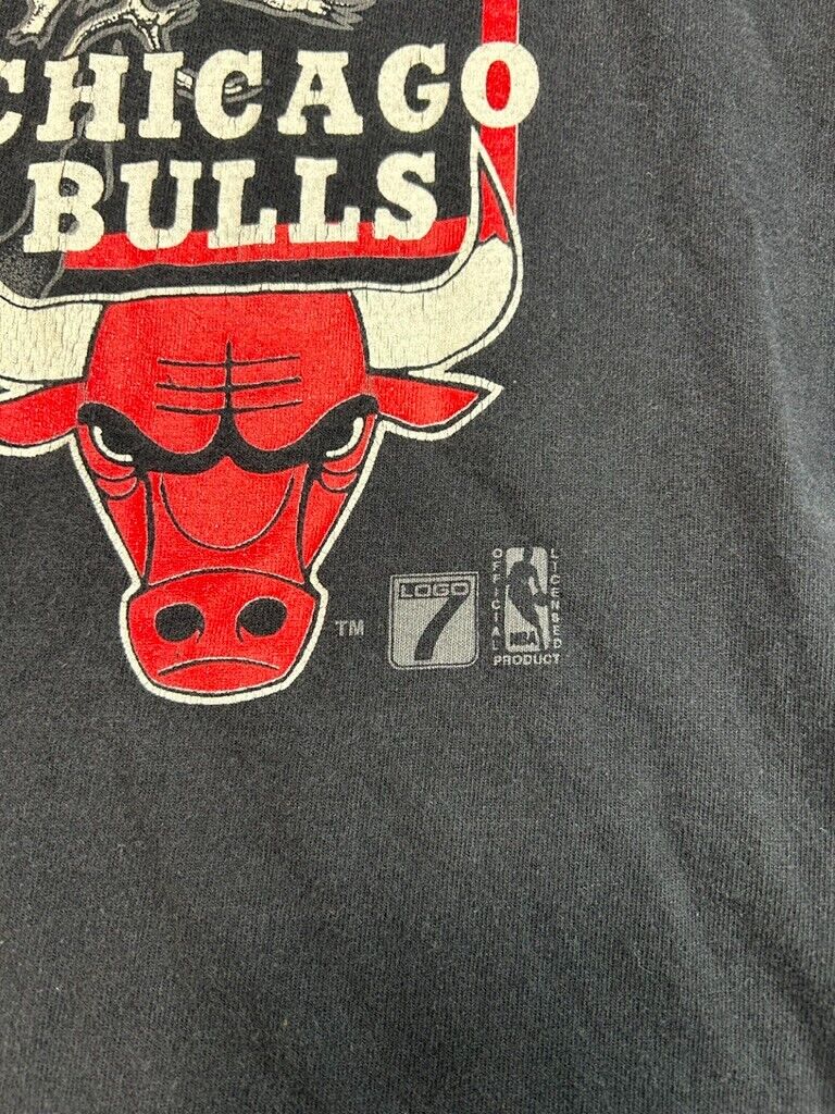 Vintage 90s Chicago Bulls NBA Flaming Basketball T-Shirt Size Large Made in USA