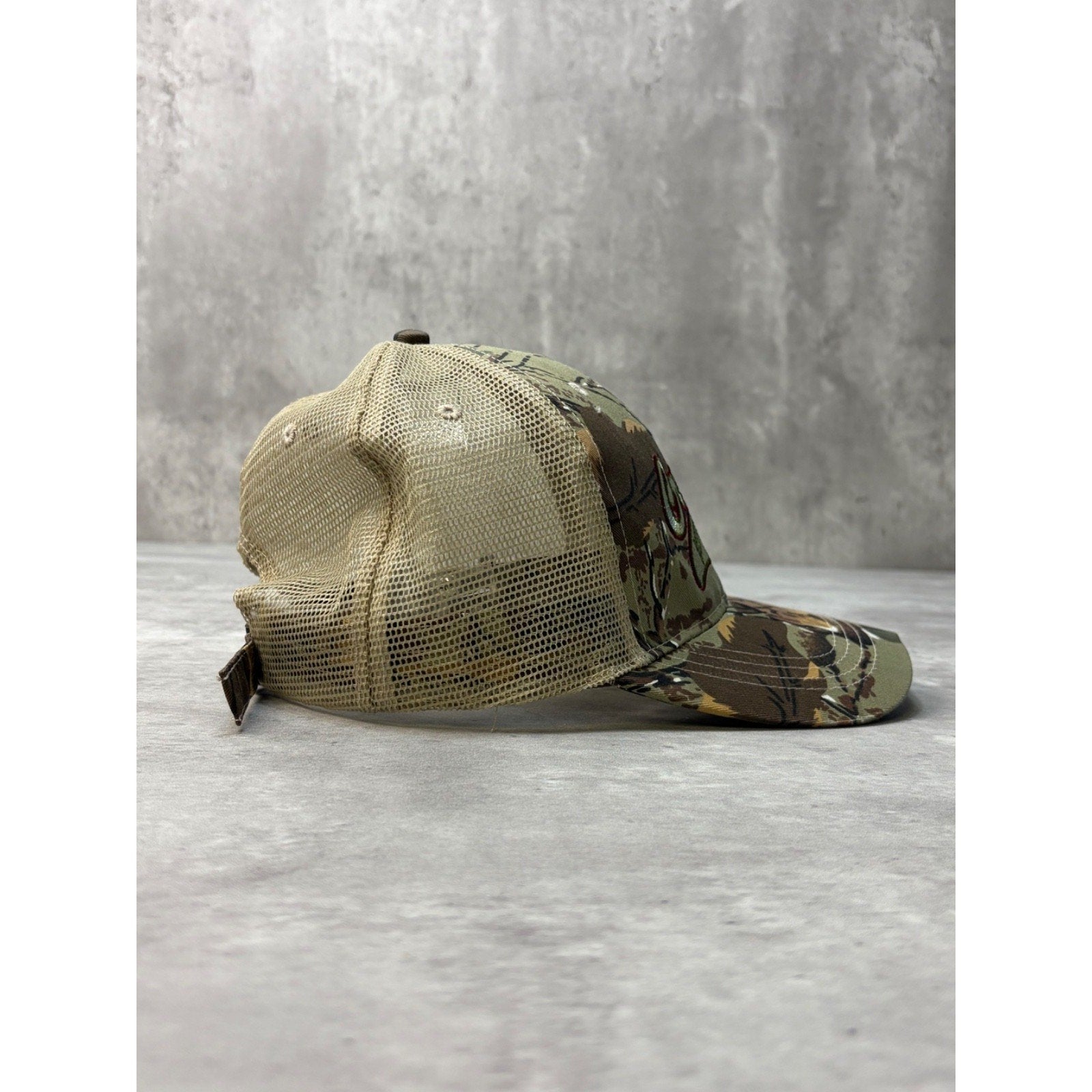 Vintage Crystal Beet Seeds Tree Camo Hunting Trucker Strapback Hat OSFA